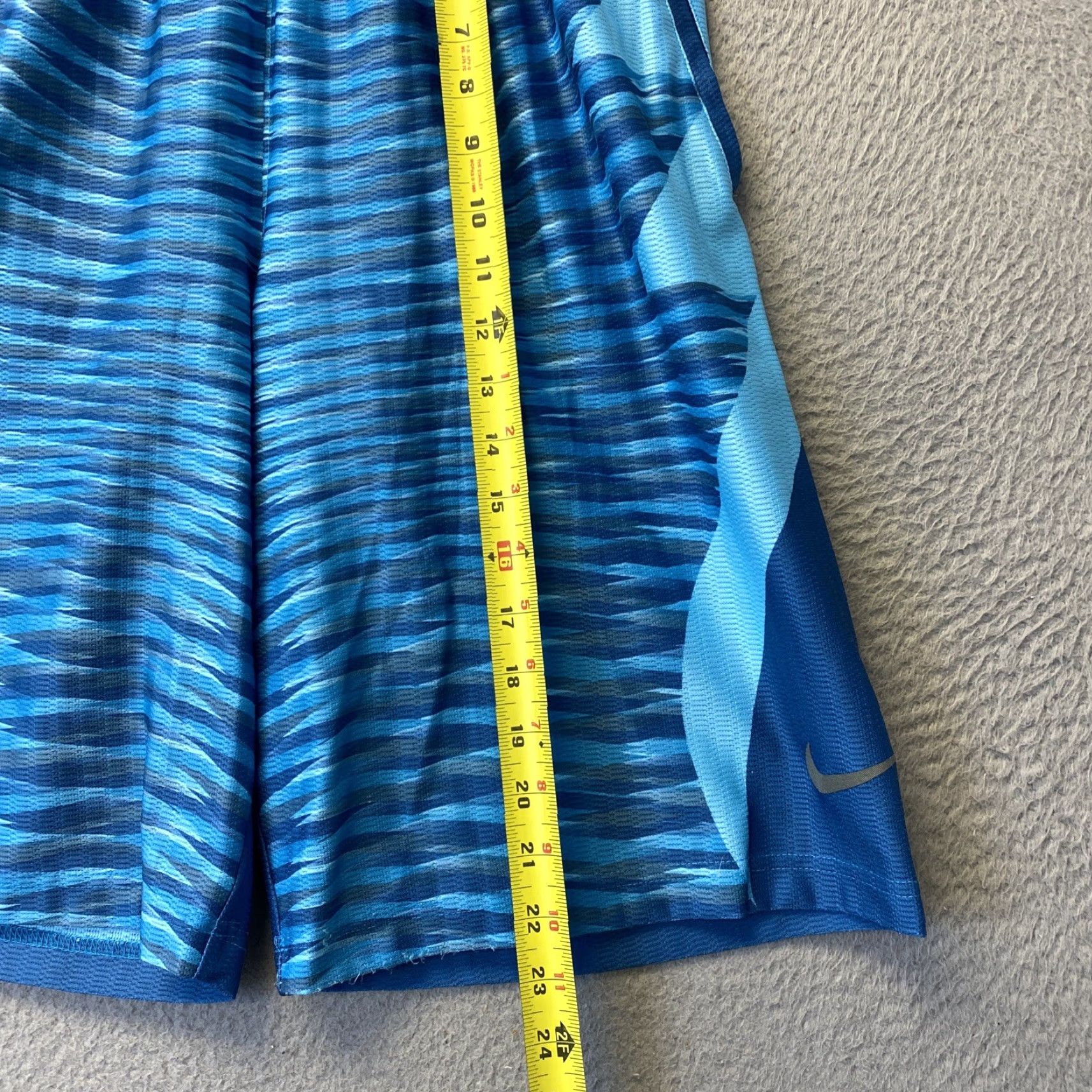 Nike Nike Shorts Adult S blue Basketball Running Mens 37-68 Regular solid Athletic Color: Blue Size US 29 - 6 Thumbnail