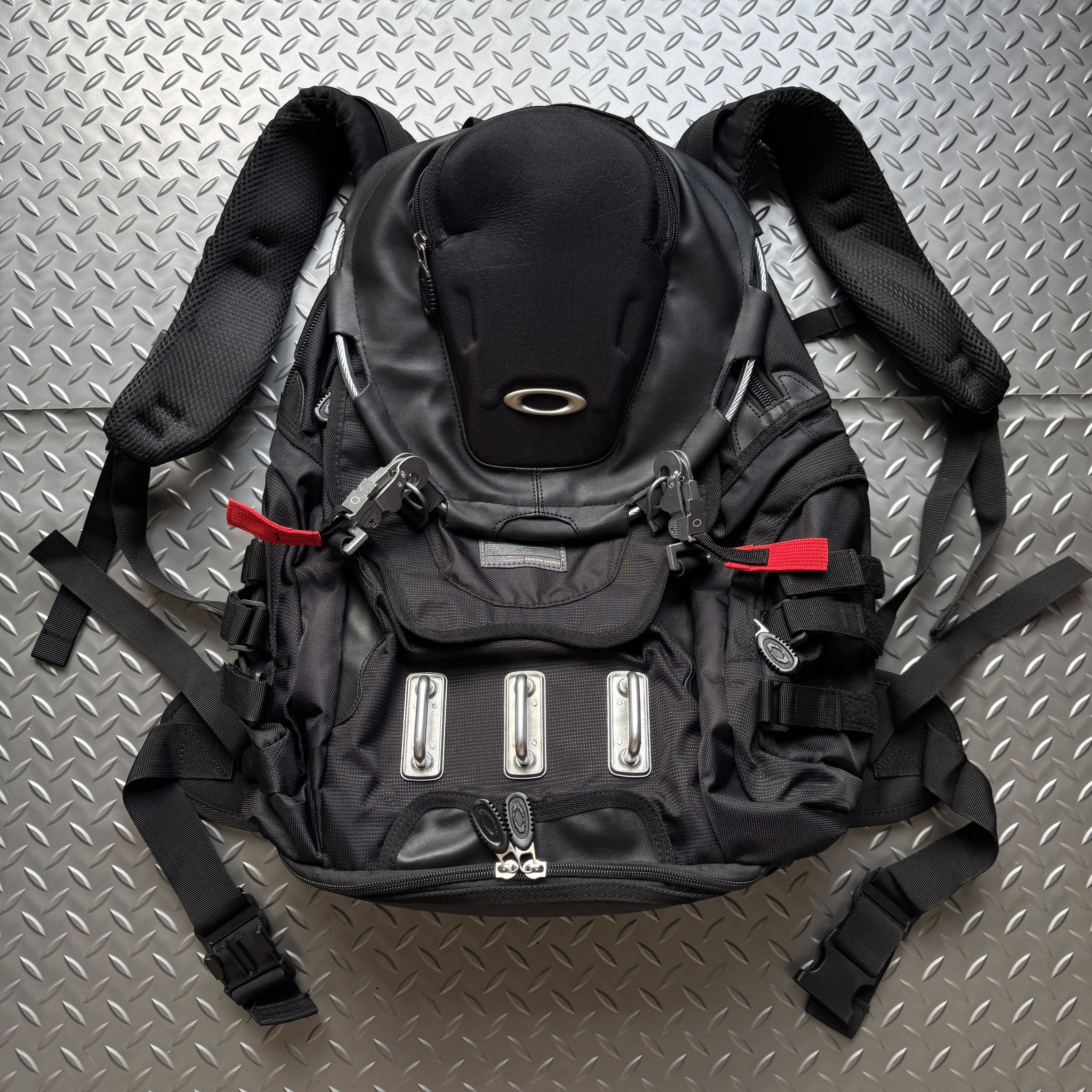 Oakley × Vintage OAKLEY ICON ARCHIVE BACKPACK RUCKSACK AP | Grailed