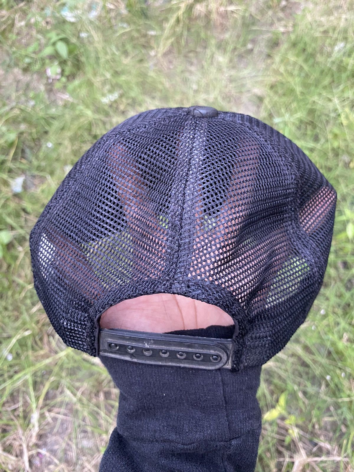 Vintage poem style dragon avant garde Trucker hats