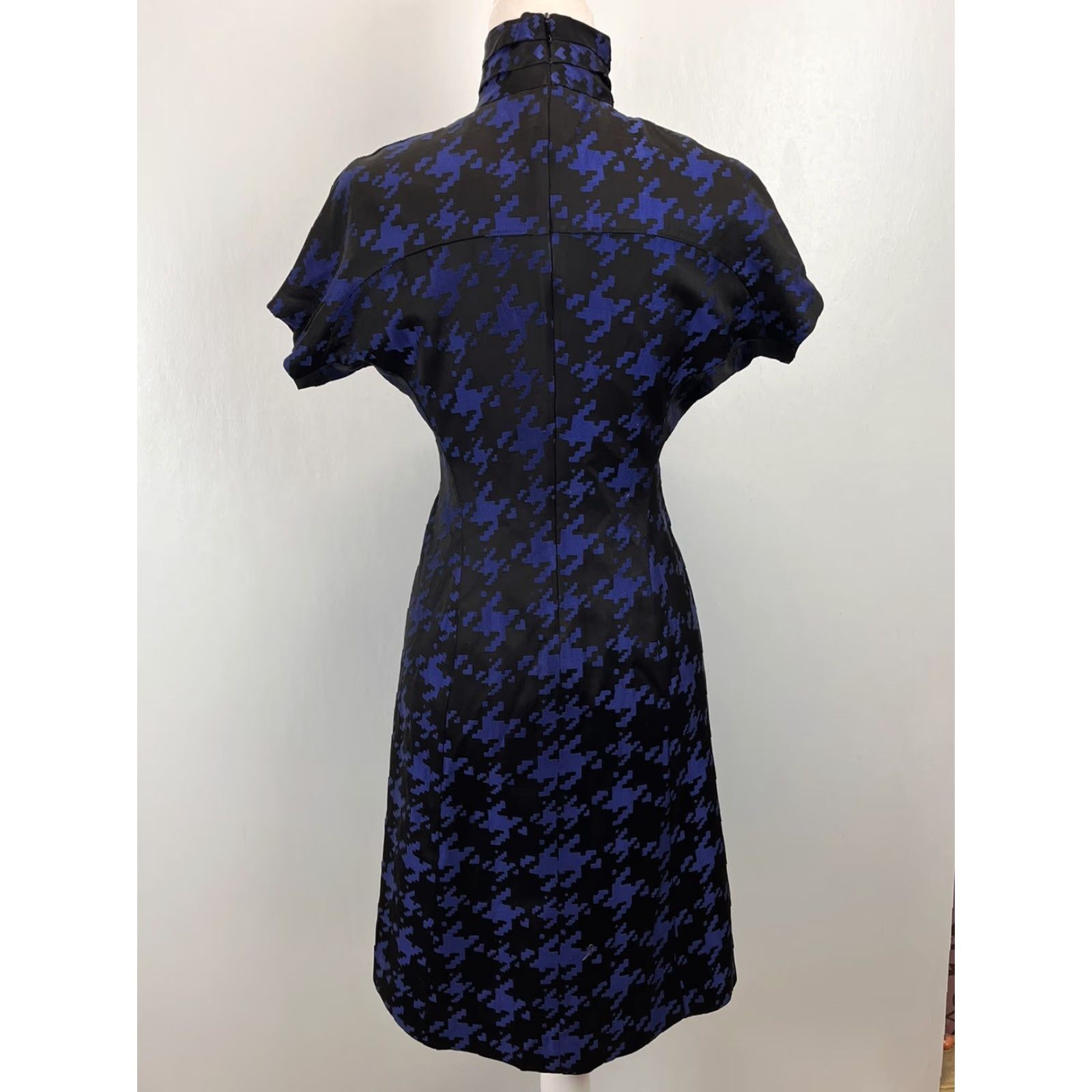 Vintage Tufi Duek Dress Midi Houndstooth Mock Turtleneck Zip 36 VGUC Womens Black Blue Size XS / US 0-2 / IT 36-38 - 3 Thumbnail