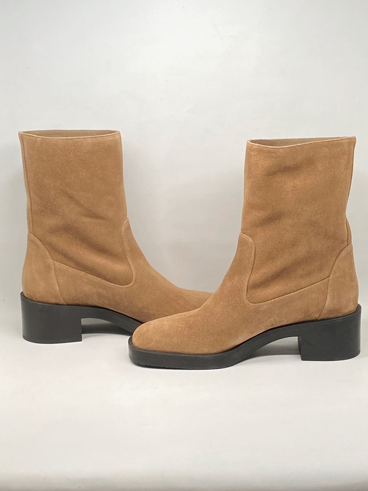 Stuart Weitzman Stuart Weitzman Kaia 40MM Sport Suede Booties size 9 Size US 9 / IT 39 - 5 Thumbnail