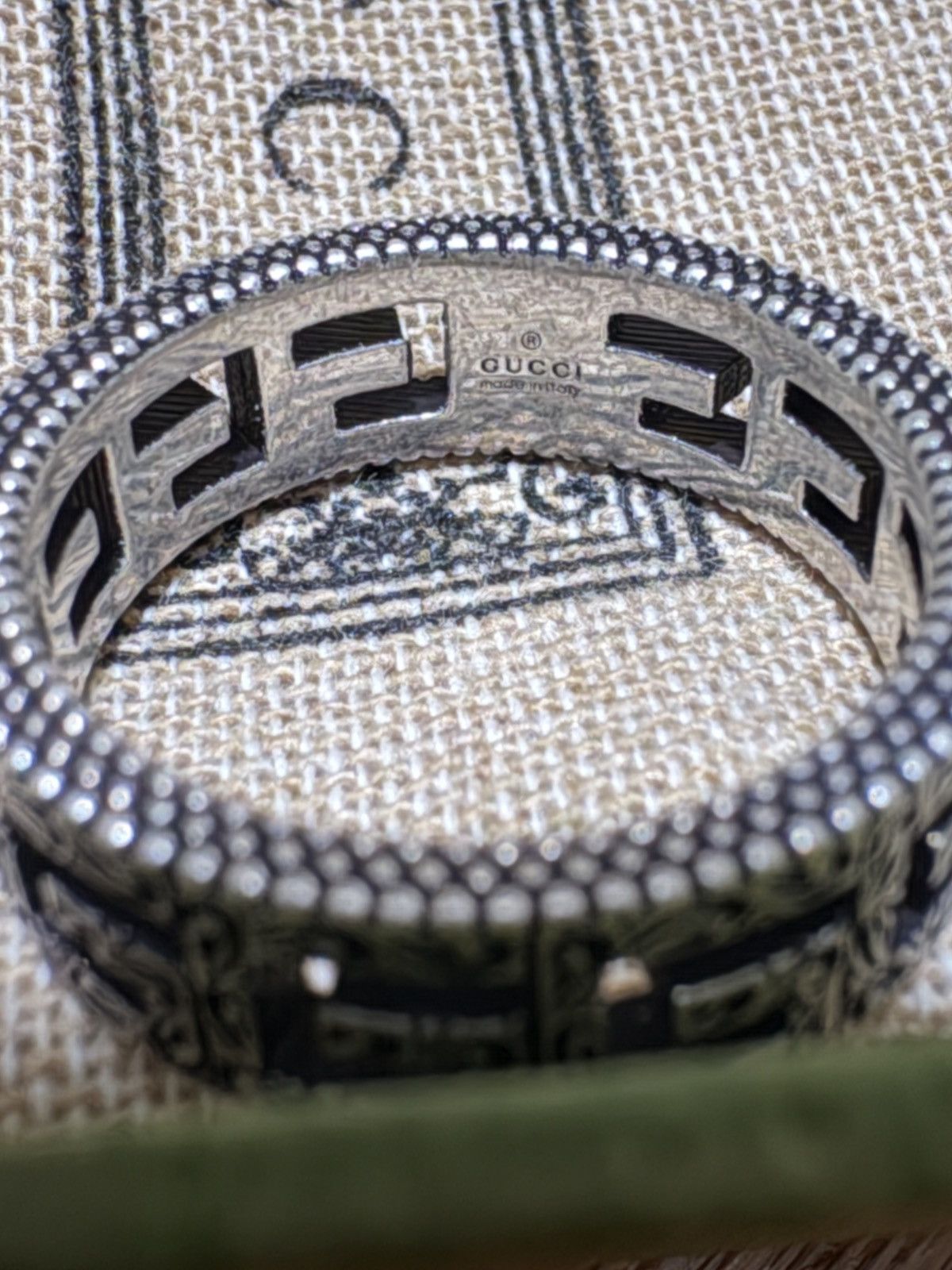 Gucci Gucci G Ring (US 8) Size ONE SIZE - 6 Thumbnail