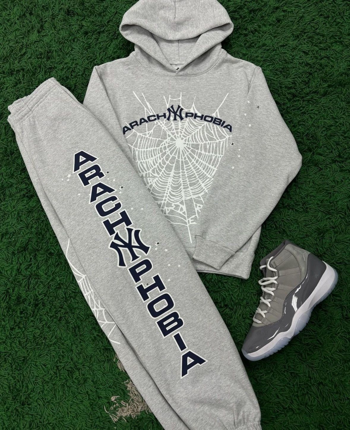 image of Spider Worldwide Sp5Der Spider Bundle Set Ny Exclusive Grey Hoodie + Pants, Men's (Size XS)