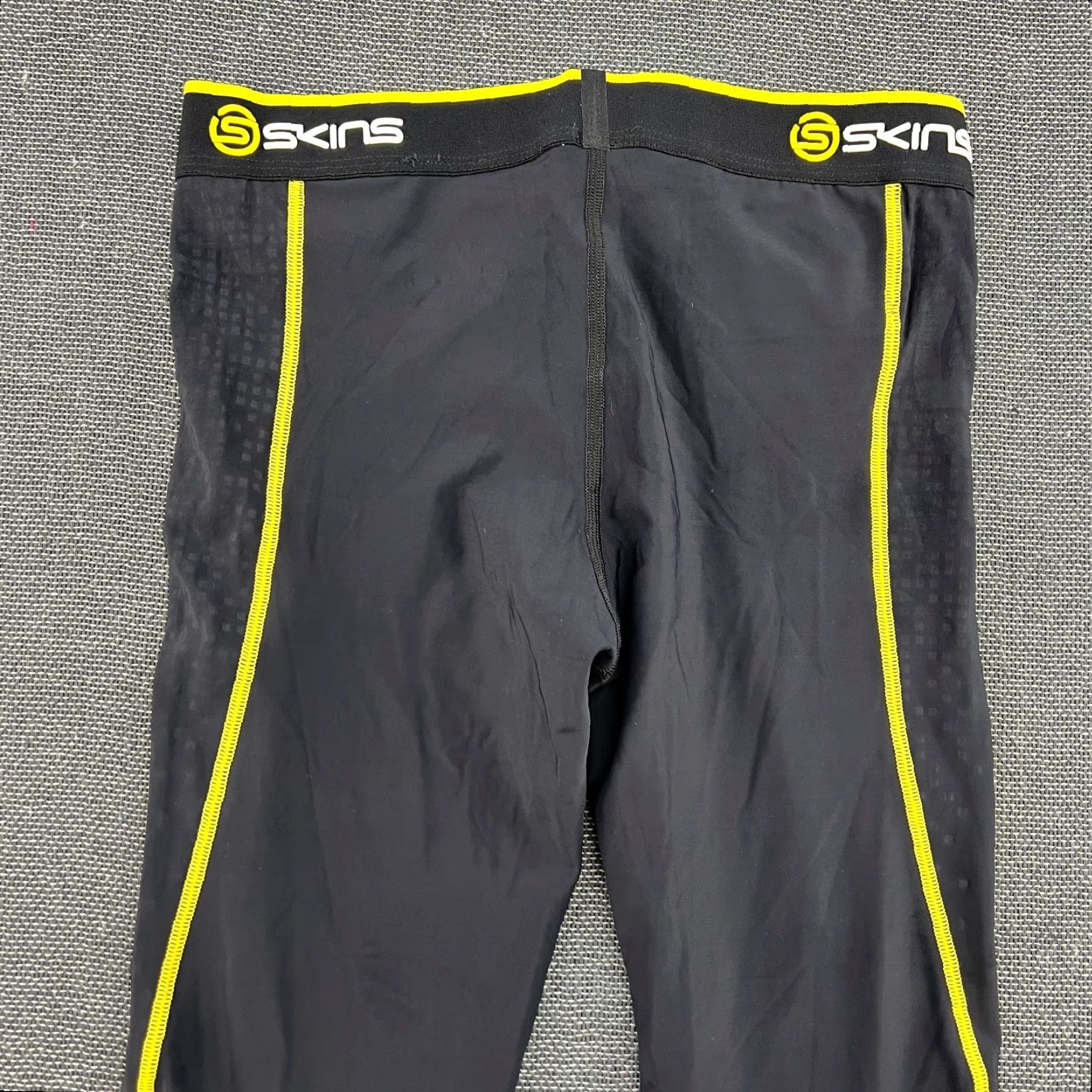 Vintage SKINS A200 Mens Compression Pants Medium Sport Spandex Black Tights Athletic Shirt? Size US 31 - 7 Thumbnail