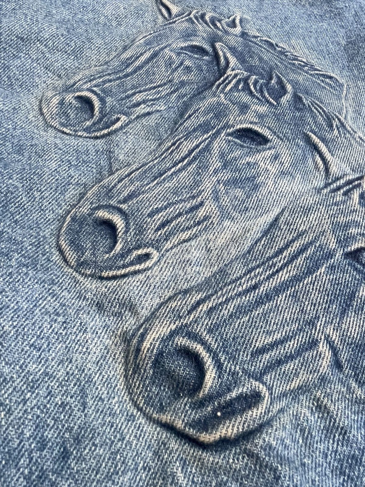 Vintage Vintage 3 Horse Embossed Denim Jacket Size US L / EU 52-54 / 3 - 9 Thumbnail
