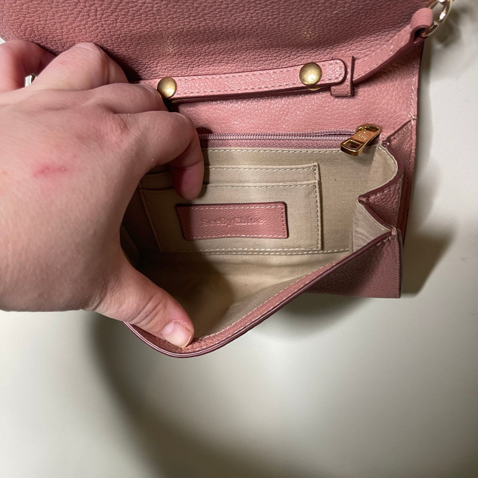 See by Chloe See by Chloé Hana leather chain long wallet in mate pink Size ONE SIZE - 11 Thumbnail