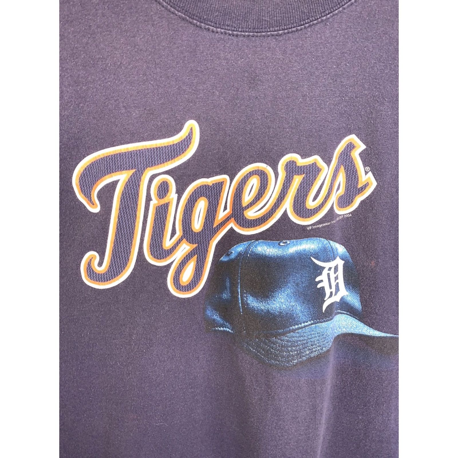 Delta VINTAGE Delta T-Shirt Detroit Tigers Y2K 2004 Weathered Blue 2XL USA Made Mens Short Sleeve Crew Neck Graphic Size US XXL / EU 58 / 5 - 2 Thumbnail