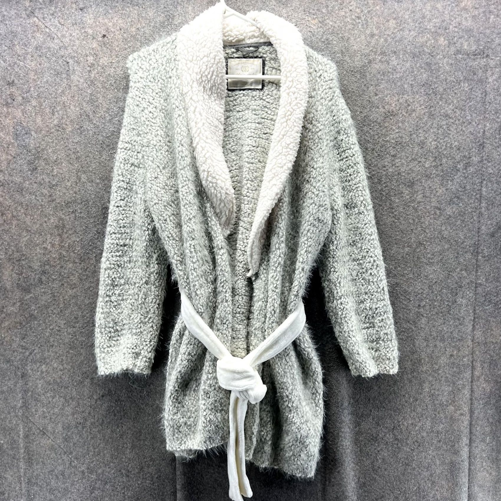 Abercrombie & Fitch VINTAGE Abercrombie & Fitch Sleepwear Robe Womens XS/S Gray Sherpa Belted Cardigan Shawl Collar Size XS / US 0-2 / IT 36-38 - 2 Thumbnail