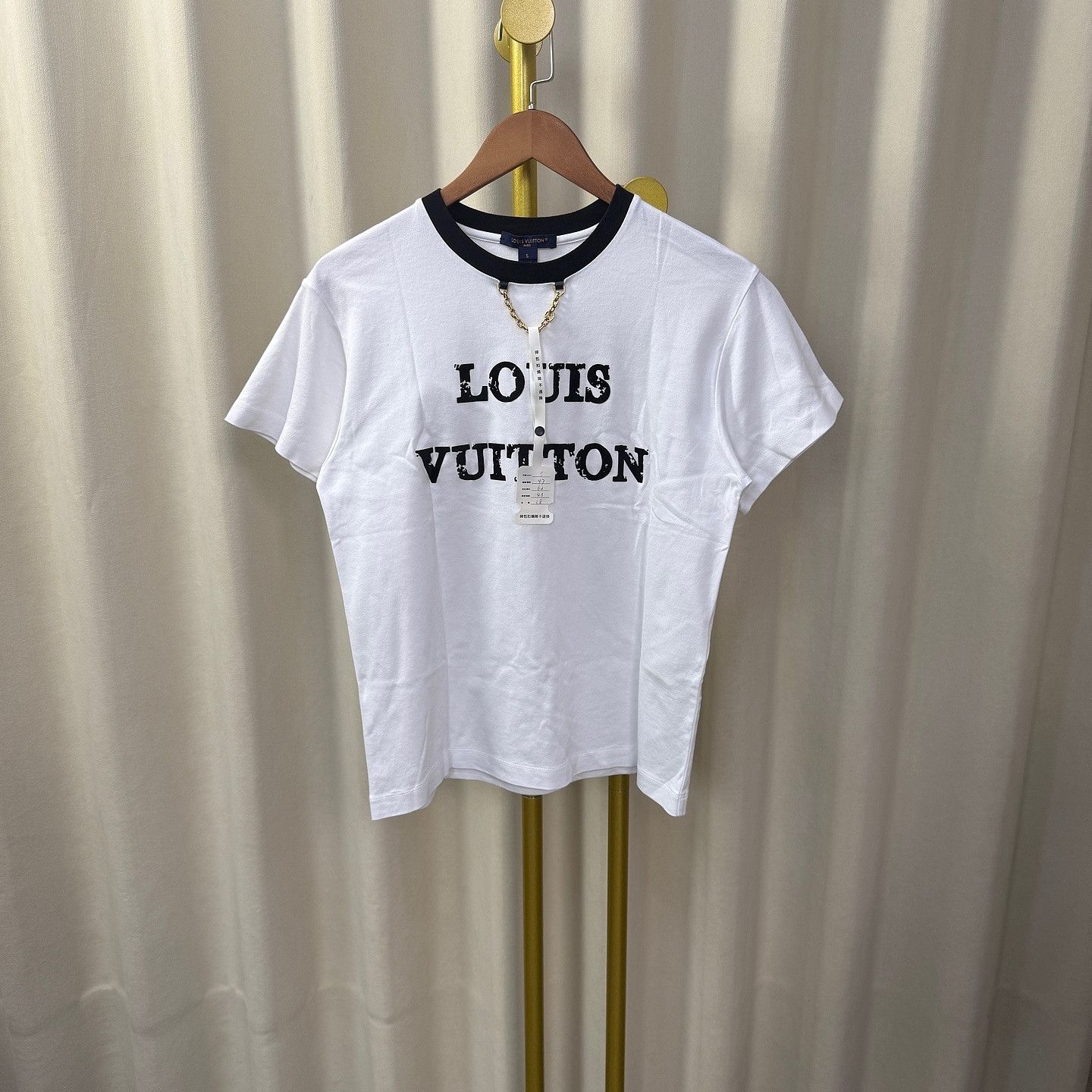 Louis Vuitton Louis Vuitton Logo Print T-Shirt Size S Size S / US 4 / IT 40 - 1 Thumbnail