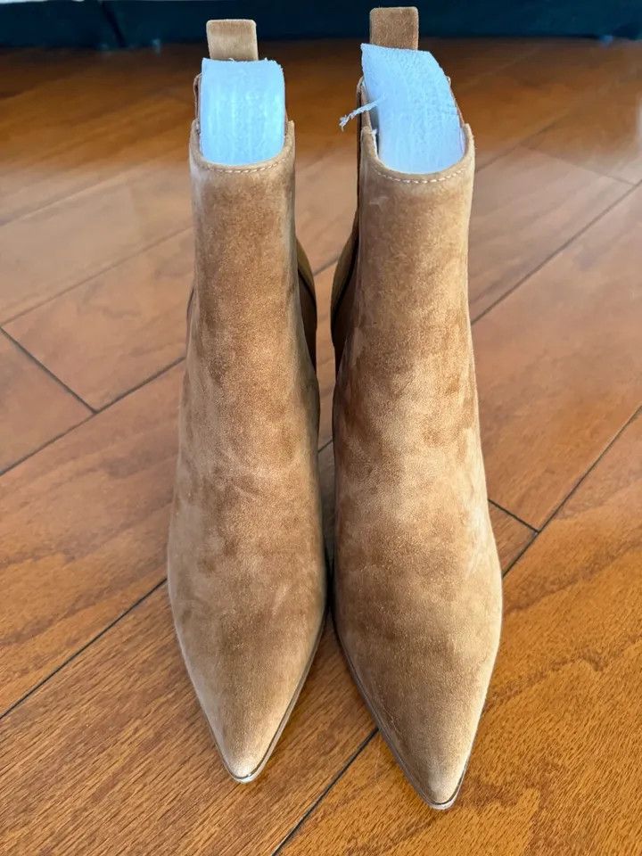 Other 42 GOLD Kensington Chelsea Bootie Tan Suede (SAVE $73,00) Size US 7.5 / IT 37.5 - 6 Thumbnail