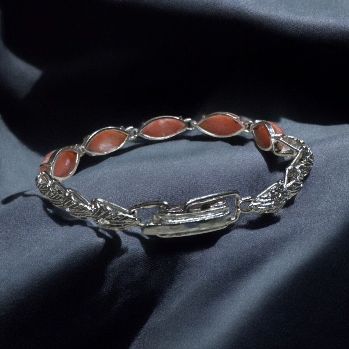 Native NATIVE NAVAJO AMERICAN JEWELRY CORAL STONES SILVER BRACELET Size ONE SIZE - 2 Thumbnail