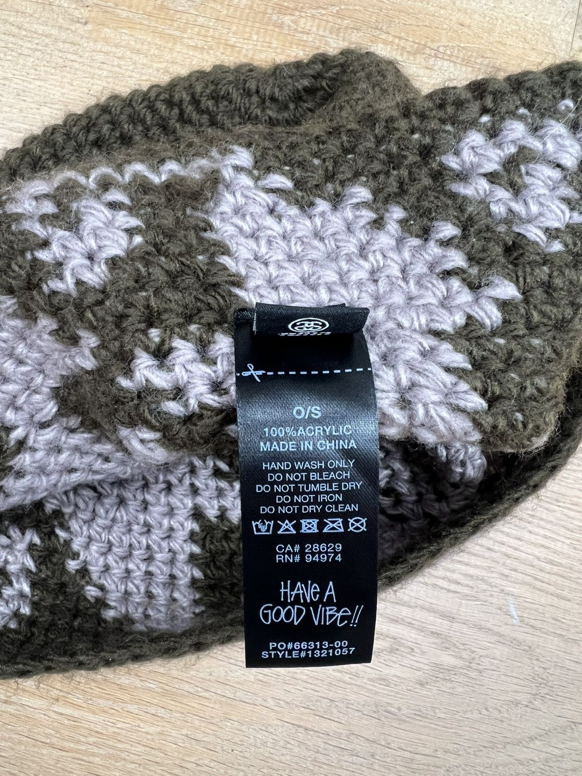 STUSSY WAVES KNIT BUCKET HAT