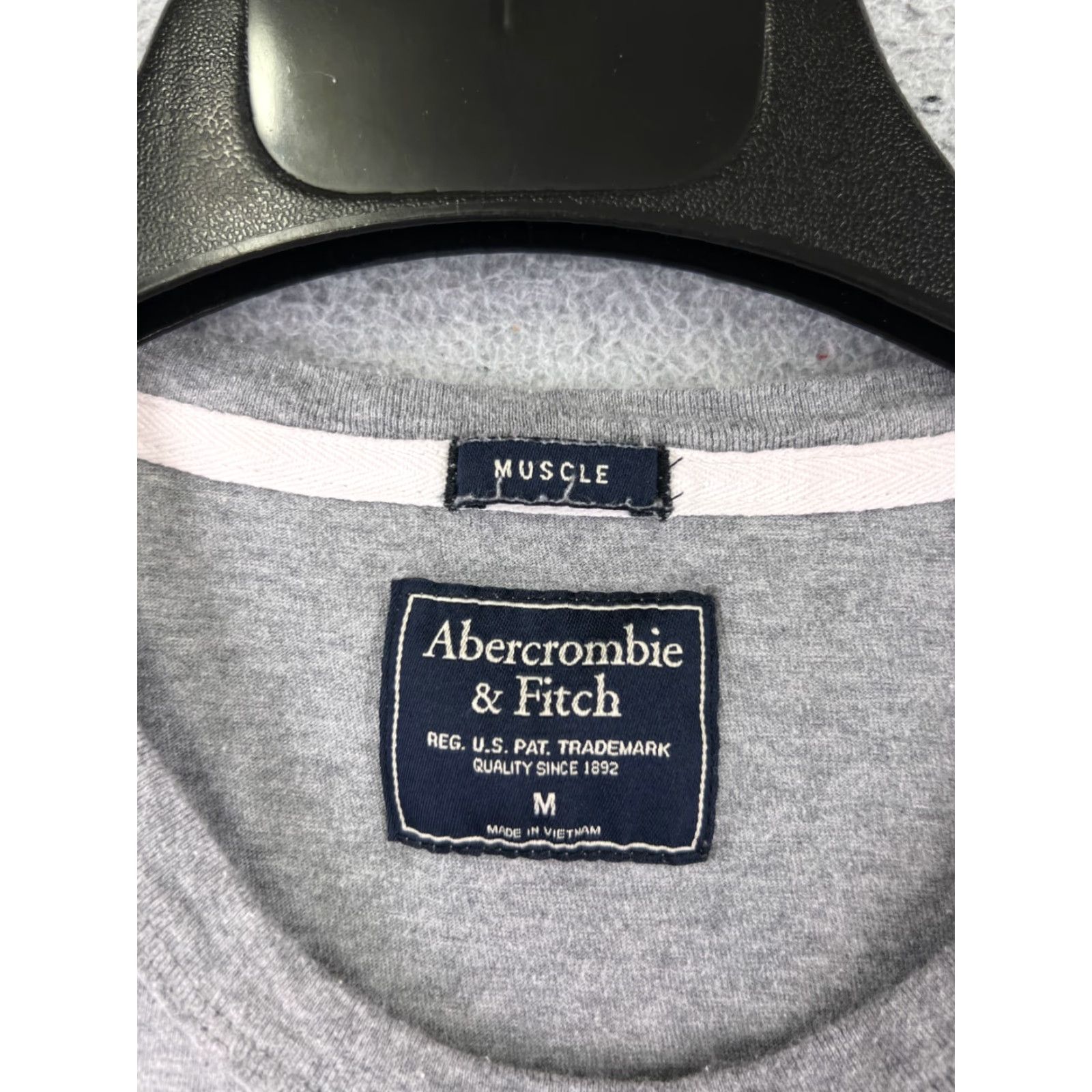 Abercrombie & Fitch Abercrombie & Fitch Shirt Mens Medium Gray White Stripe Crew Neck Short Sleeve Jersey T-Shirt USA Size US S / EU 44-46 / 1 - 7 Thumbnail
