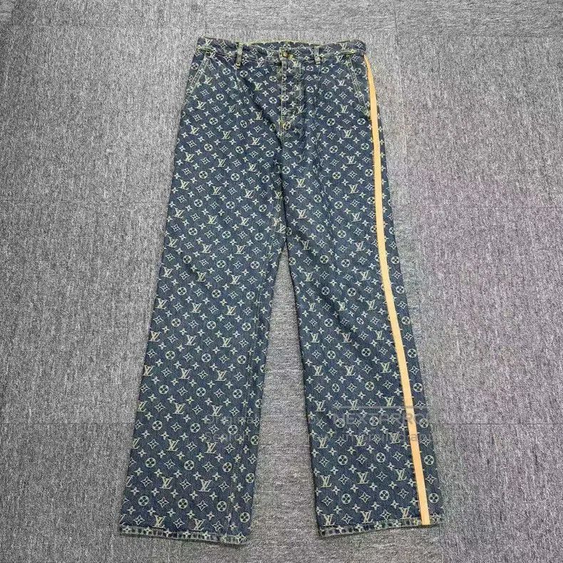 Louis Vuitton Louis vuitton Cowhide plant. Size US 32 / EU 48 - 2 Thumbnail