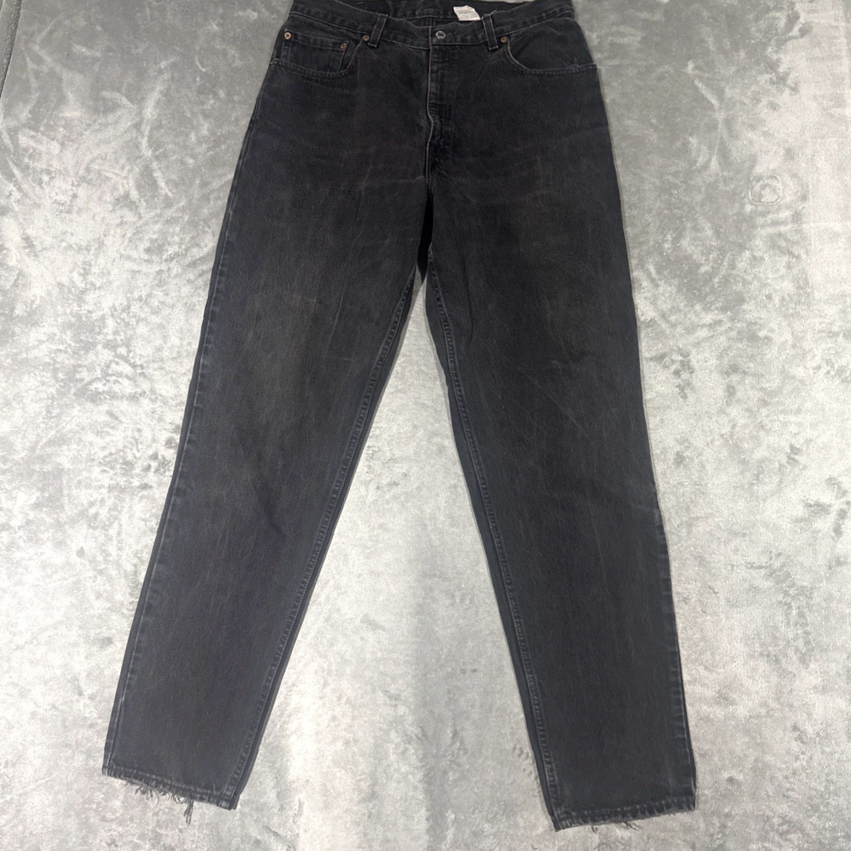 Levi's VINTAGE Levi's 560 Jeans Men 33x34 Black Tapered Leg Loose Fit USA Made 5-Pocket Denim Medium Wash Size US 33 - 2 Thumbnail