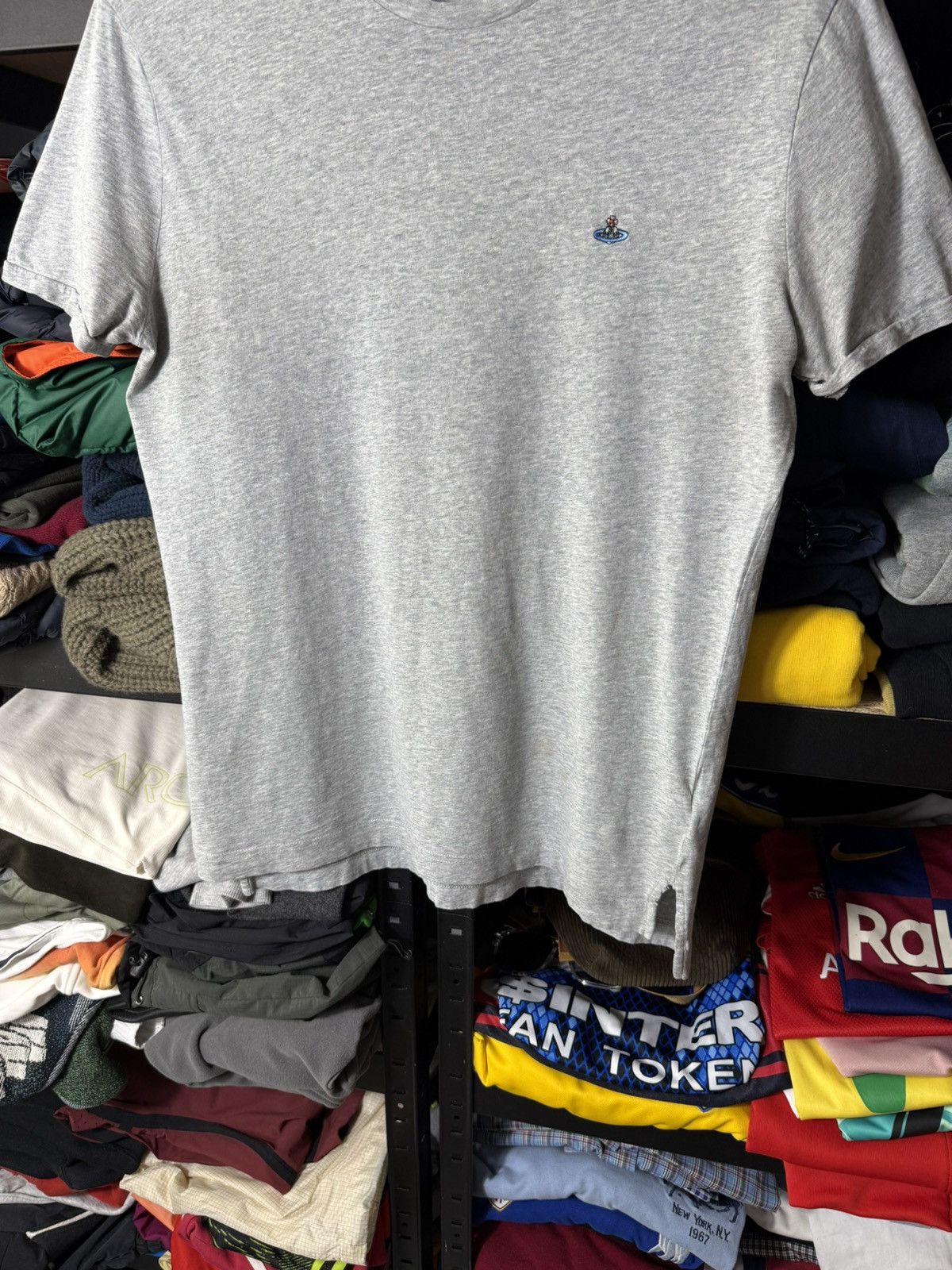 Vivienne Westwood Vivienne Westwood T Shirt Grey Orb Logo Distressed Used Size US L / EU 52-54 / 3 - 3 Thumbnail