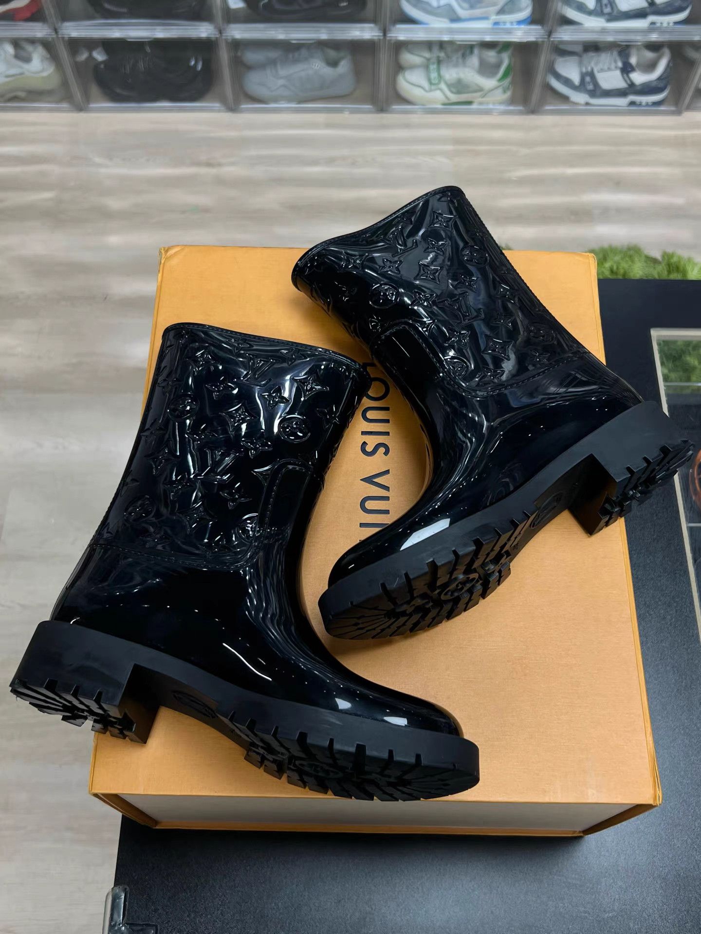 Louis Vuitton LV Drops Textured Print Flat Mid-Calf Boots K15 Size US 6 / IT 36 - 5 Thumbnail