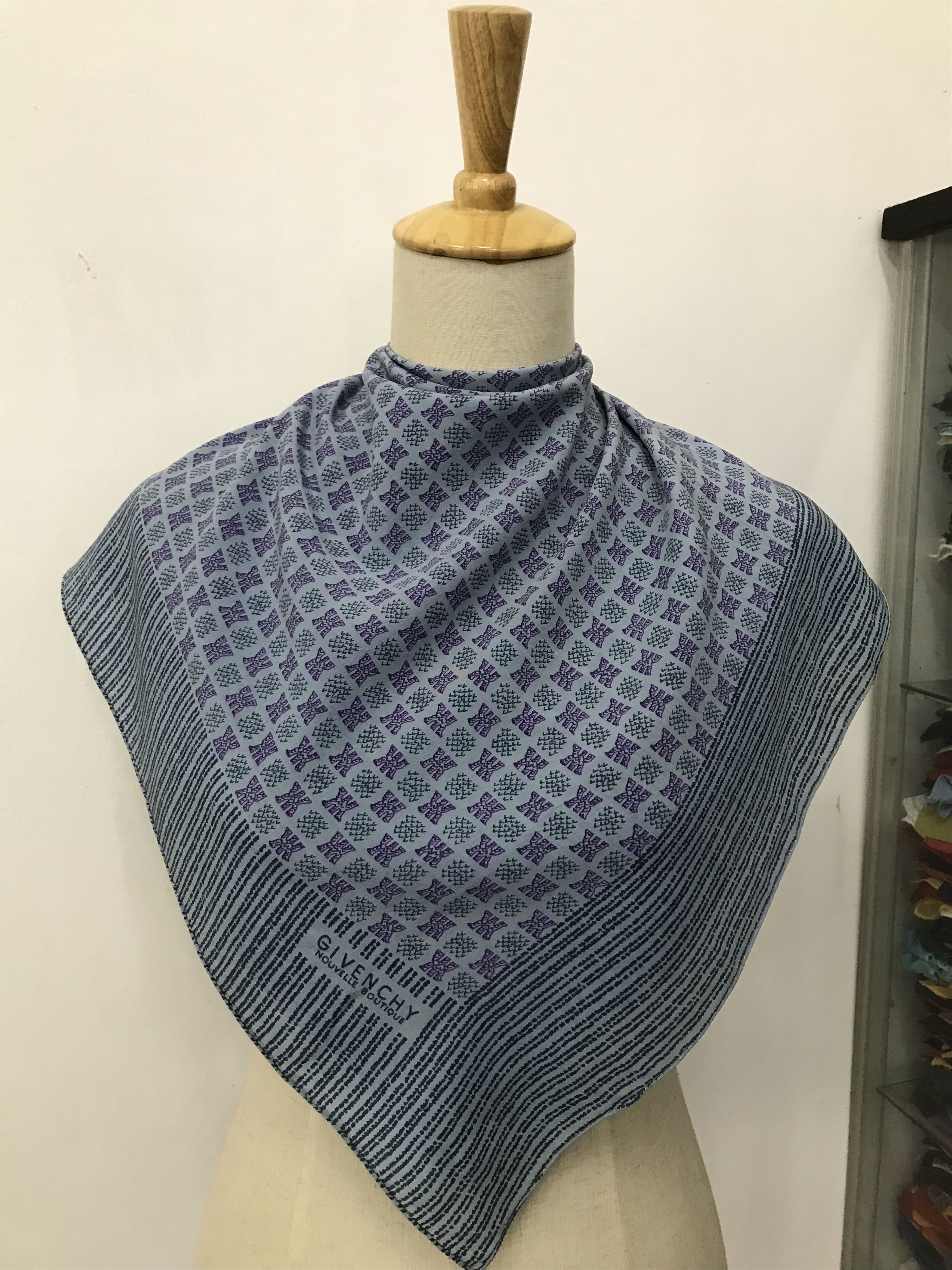 Vintage Vintage Givenchy Silk Scarf Size ONE SIZE - 1 Thumbnail