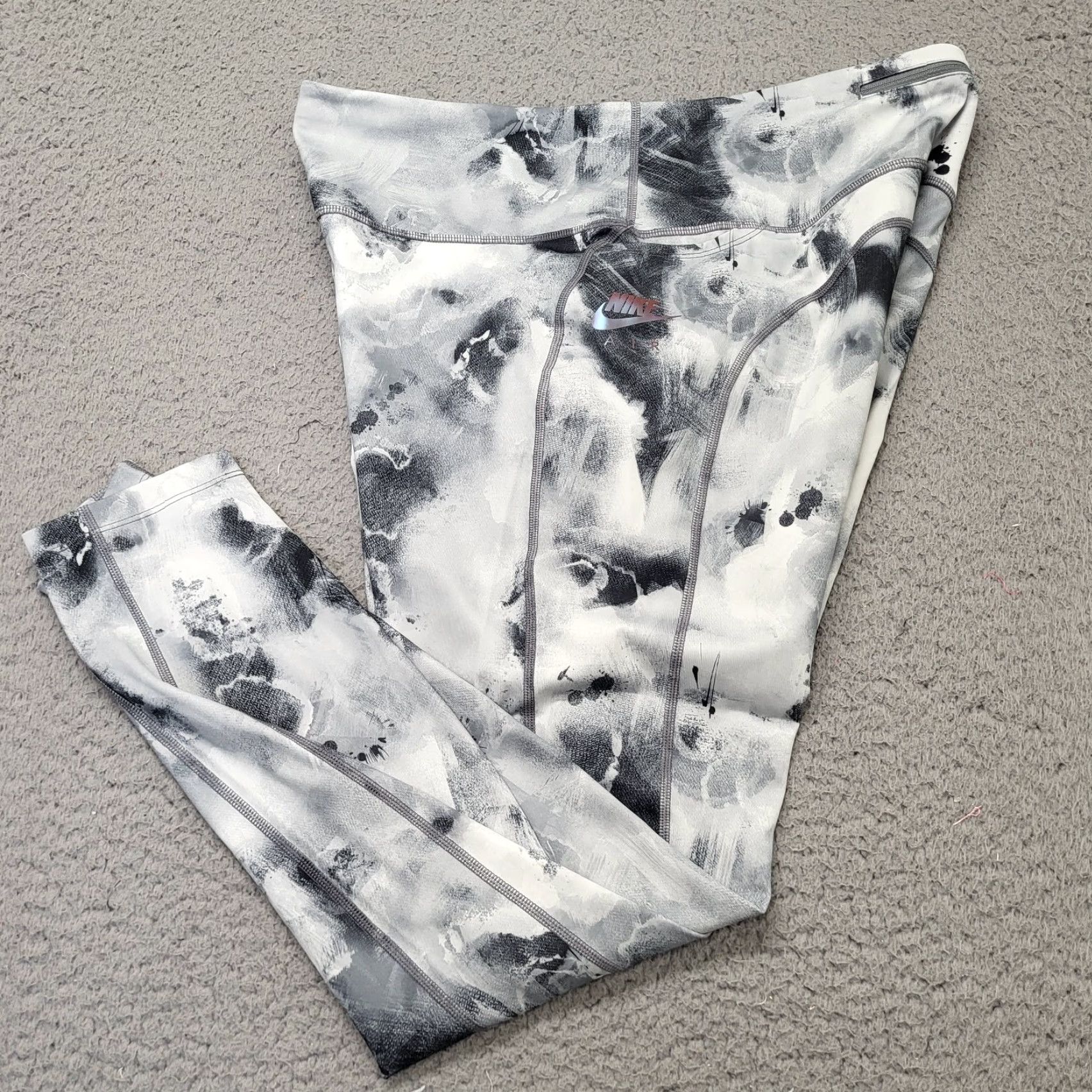 Nike Nike Air Leggings Women XL Grey Marble Pattern Dri-Fit Gym Workout Athletic Compression Skinny Size 40" / US 18 - 2 Thumbnail