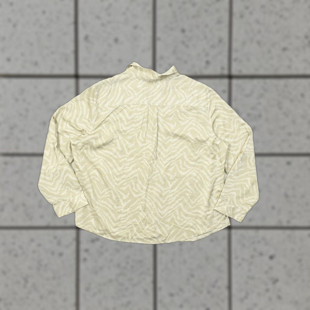 Vintage Chico's Shirt Button-Up Geometric Print Long Sleeve Polyester Women Size 3 Tan Brown Casual Spring Summer Fall Regular Size XS / US 0-2 / IT 36-38 - 1 Thumbnail