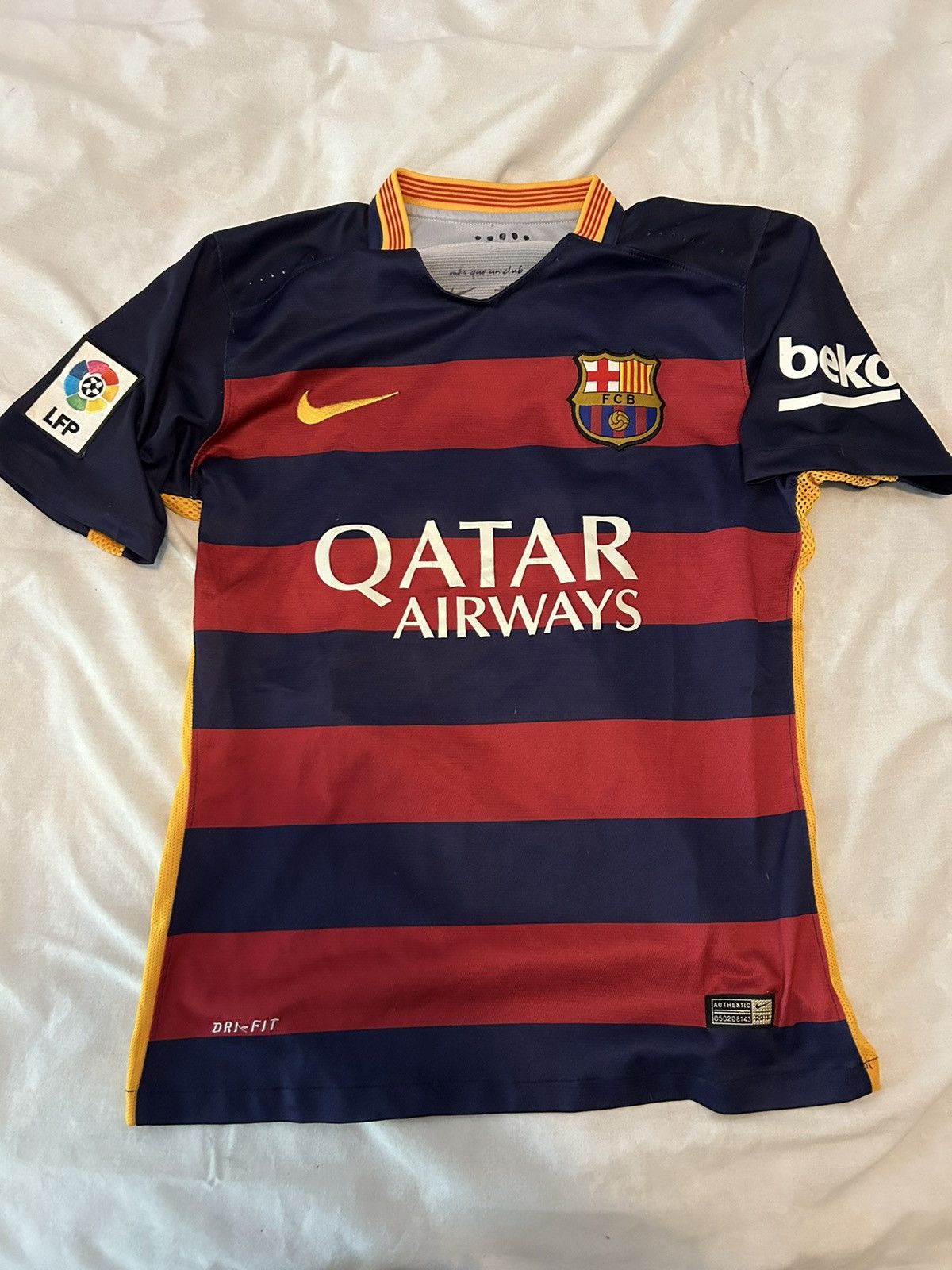 Nike Barcelona soccer Jersey Size US M / EU 48-50 / 2 - 1 Thumbnail