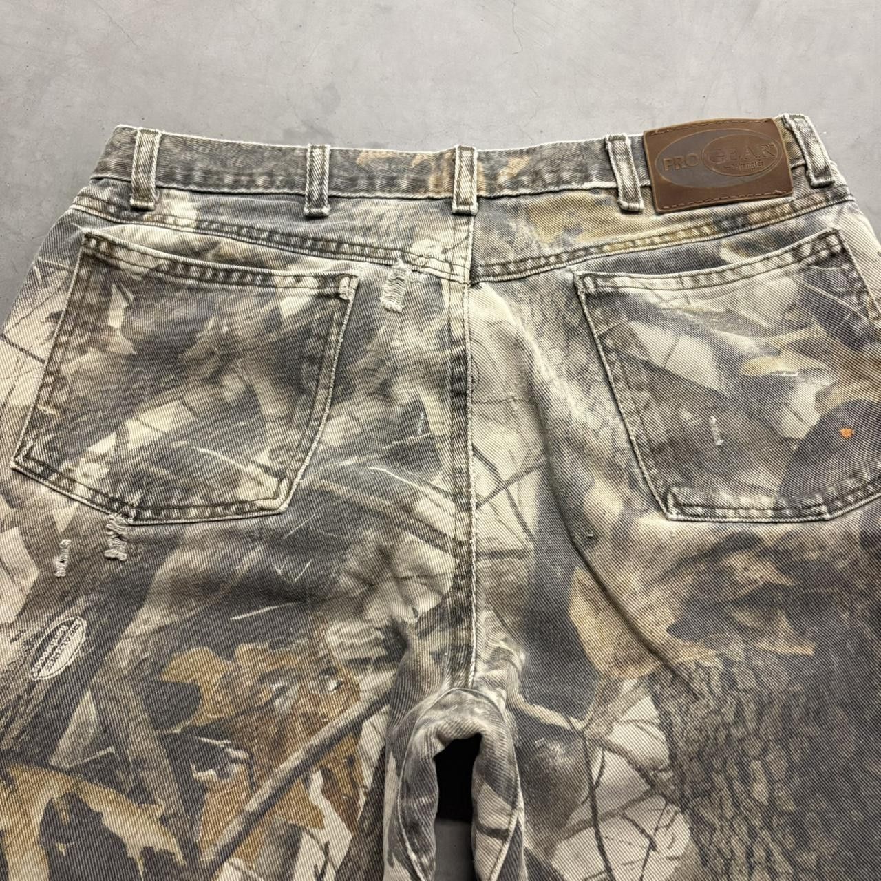 Vintage Crazy Vintage Y2K/2000s Baggy Real Camo Ripped Camo Denim Jeans! Size US 32 / EU 48 - 7 Thumbnail