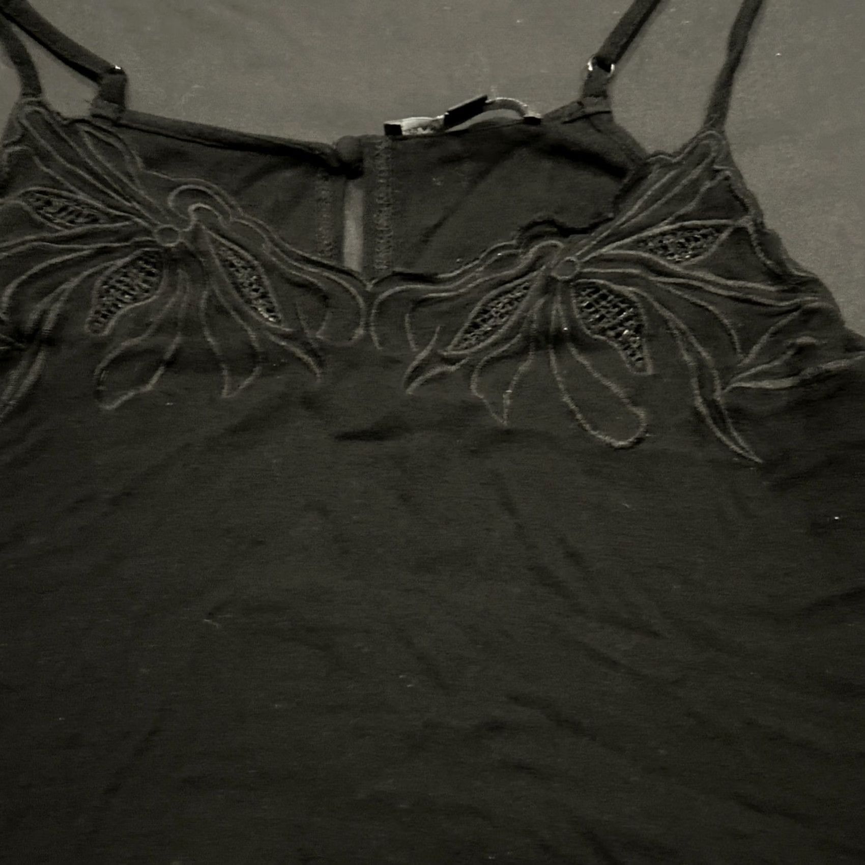 Brandy Melville Brandy Melville Black Spaghetti Strap Camisole One Size Rayon A41 Size ONE SIZE - 2 Thumbnail