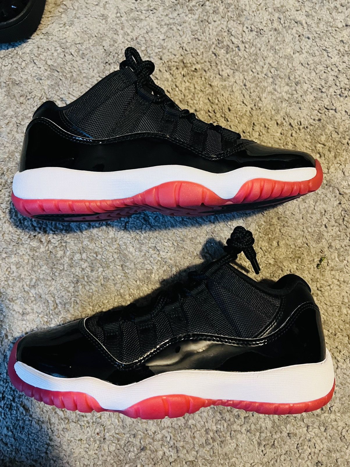 Jordan Brand Jordan 11’s bred (2025) Size US 5.5 / IT 35.5 - 2 Thumbnail