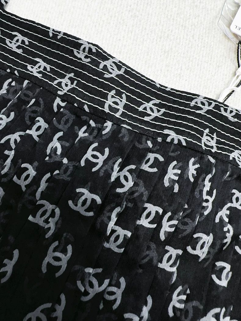 Other Chanel 20p spring and summer preview full logo black and w Size XS / US 0-2 / IT 36-38 - 3 Thumbnail