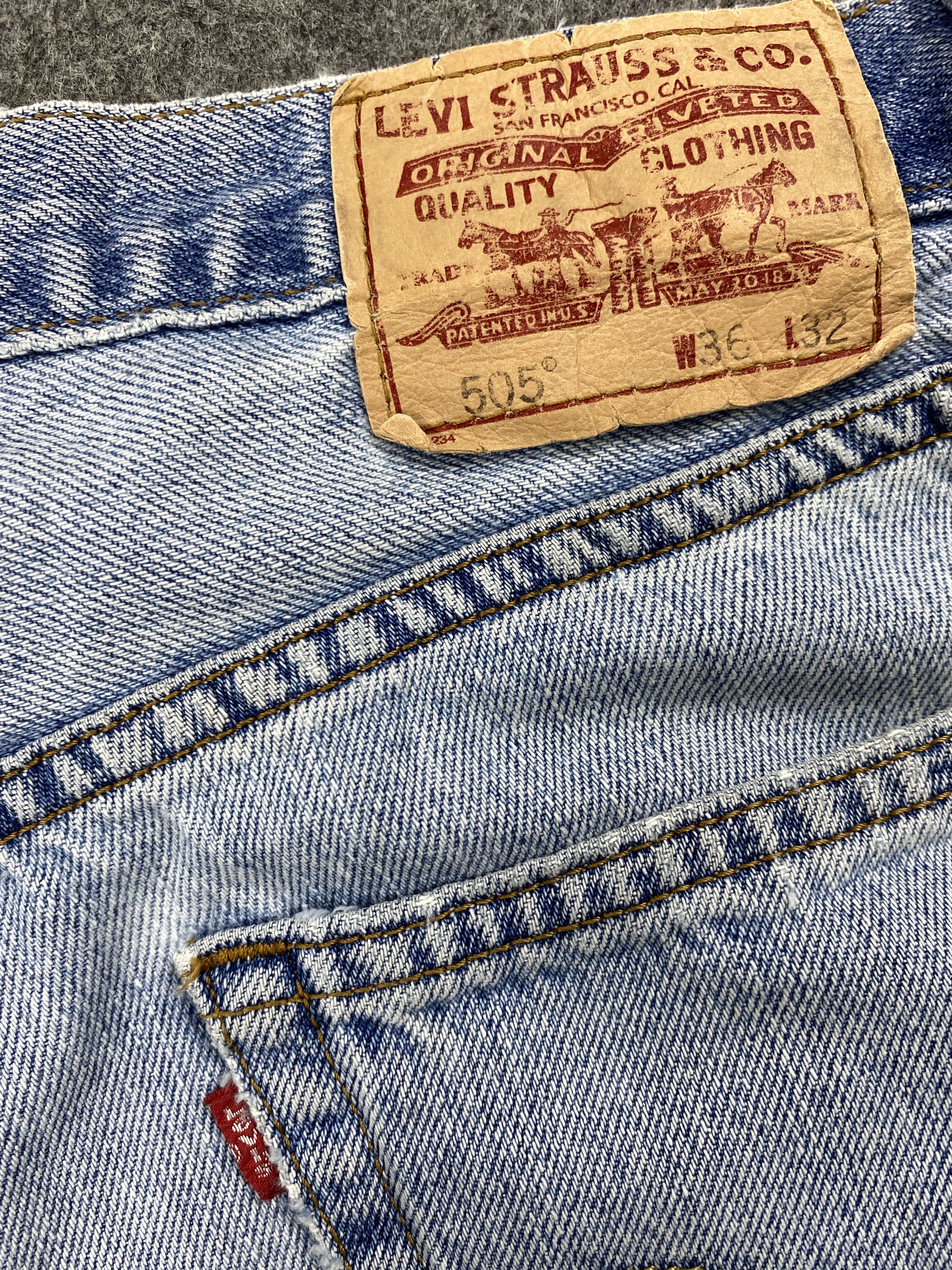 Levi's Light Blue Wash Vintage Levi's 505 35x31.5 Denim -JN1277 Size US 35 - 10 Thumbnail