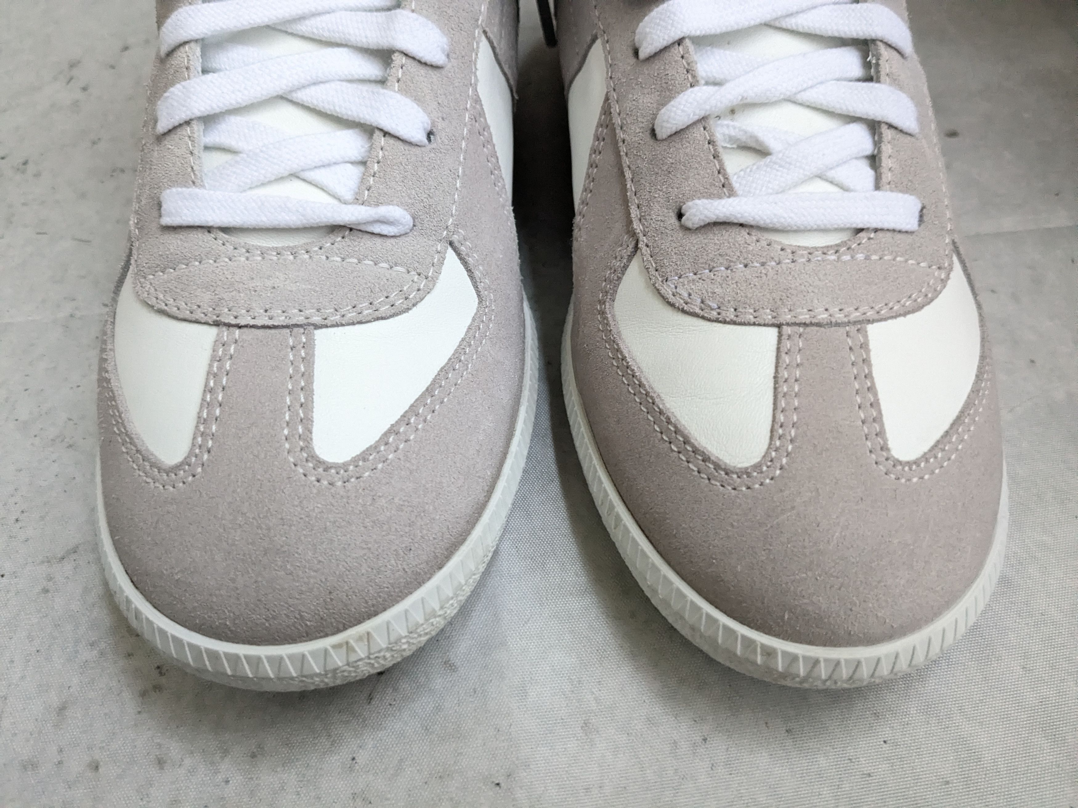 Maison Margiela Maison Margiela GAT Replica Gray White 9 42 Low Tops Size US 9 / EU 42 - 3 Thumbnail