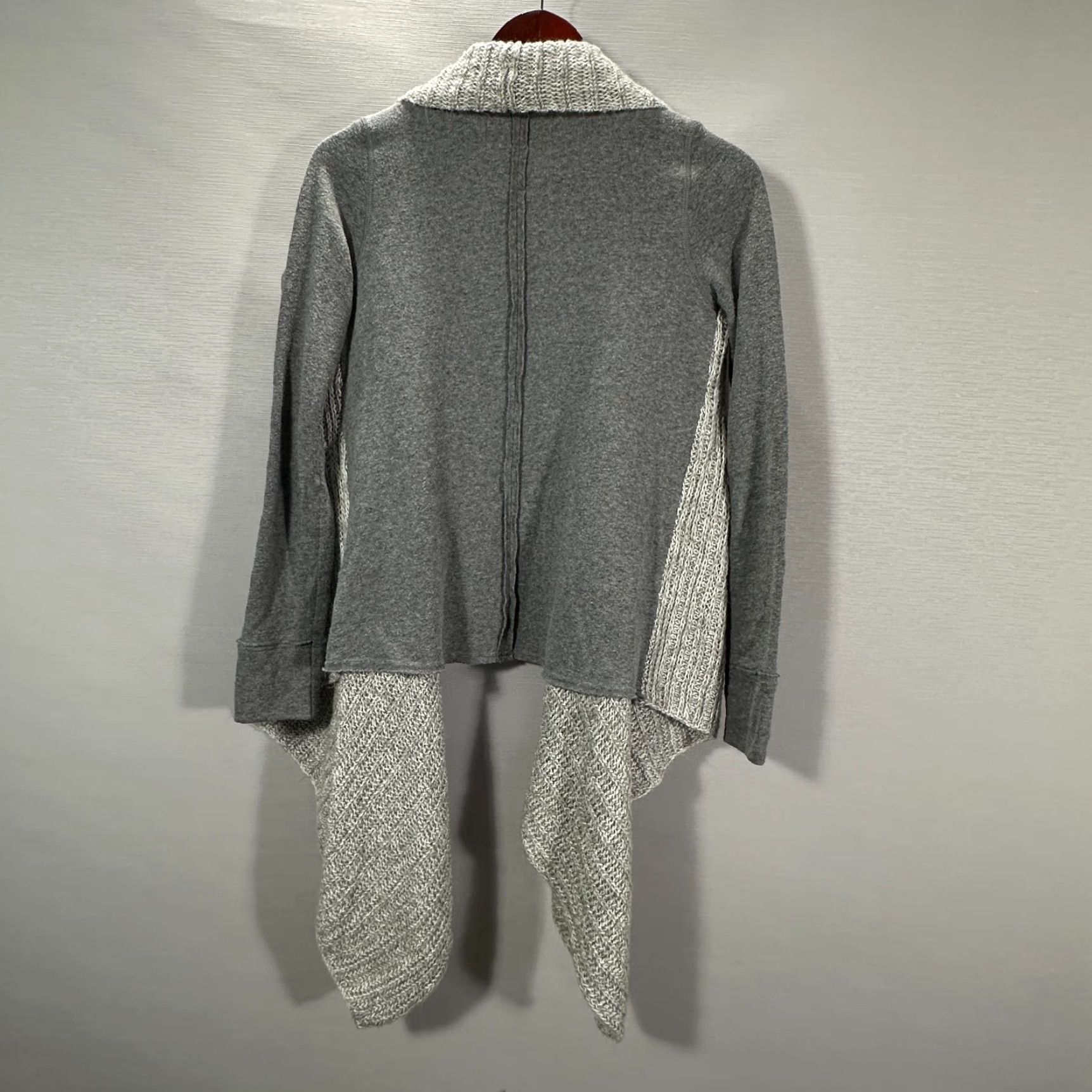 Anthropologie Anthropologie Cardigan Sweater Womens XS Gray Cascade Front Open V-Neck Knit Shirt Size XS / US 0-2 / IT 36-38 - 7 Thumbnail