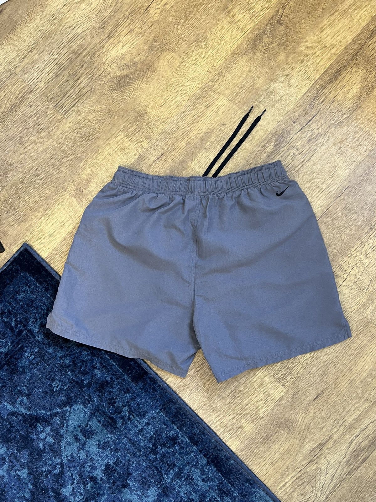 Nike Nike vintage style shorts Size US 33 - 3 Thumbnail