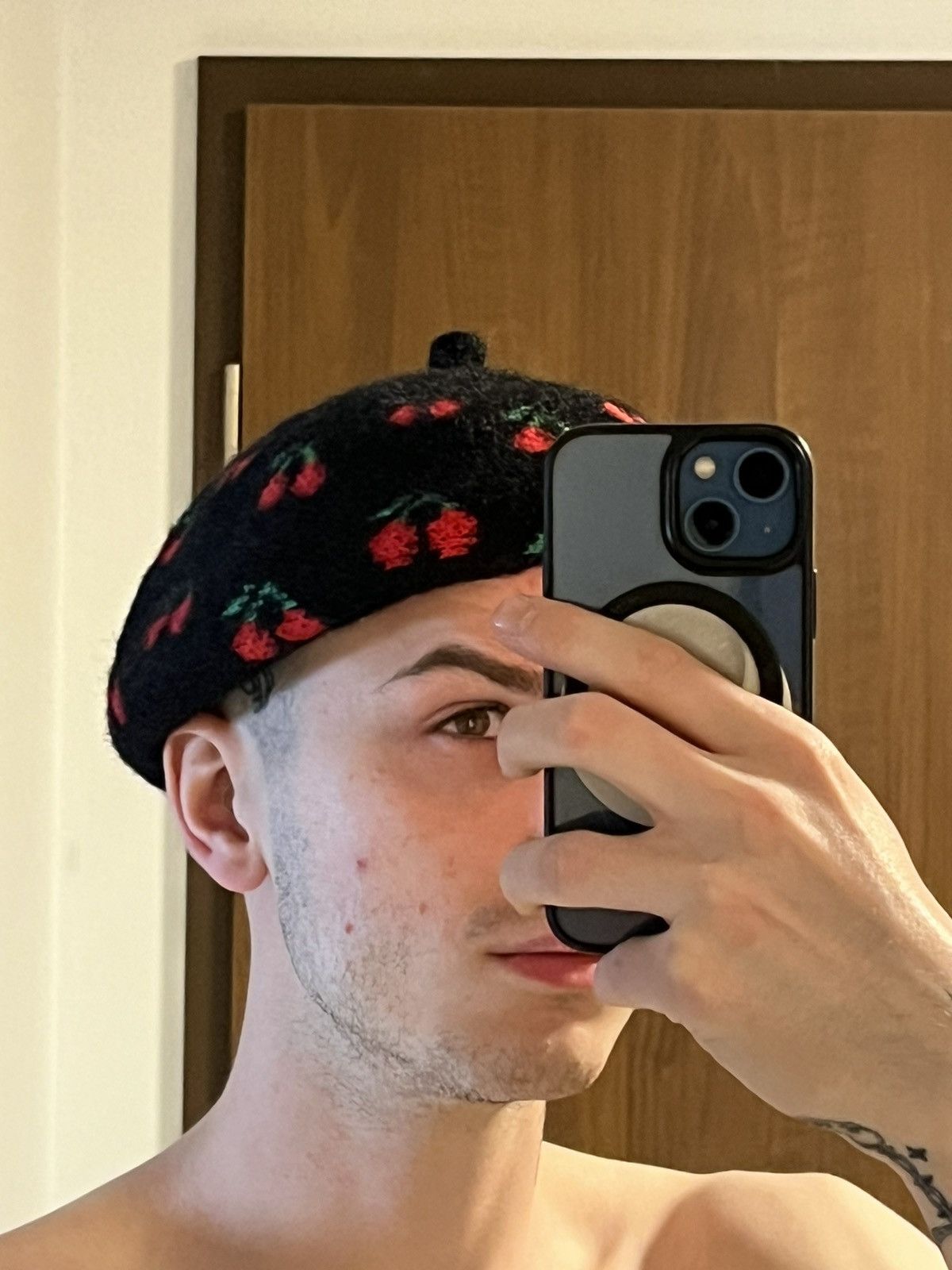 Vintage vintage cherries flat cap beret hat Kangol style France vibe Size ONE SIZE - 4 Thumbnail