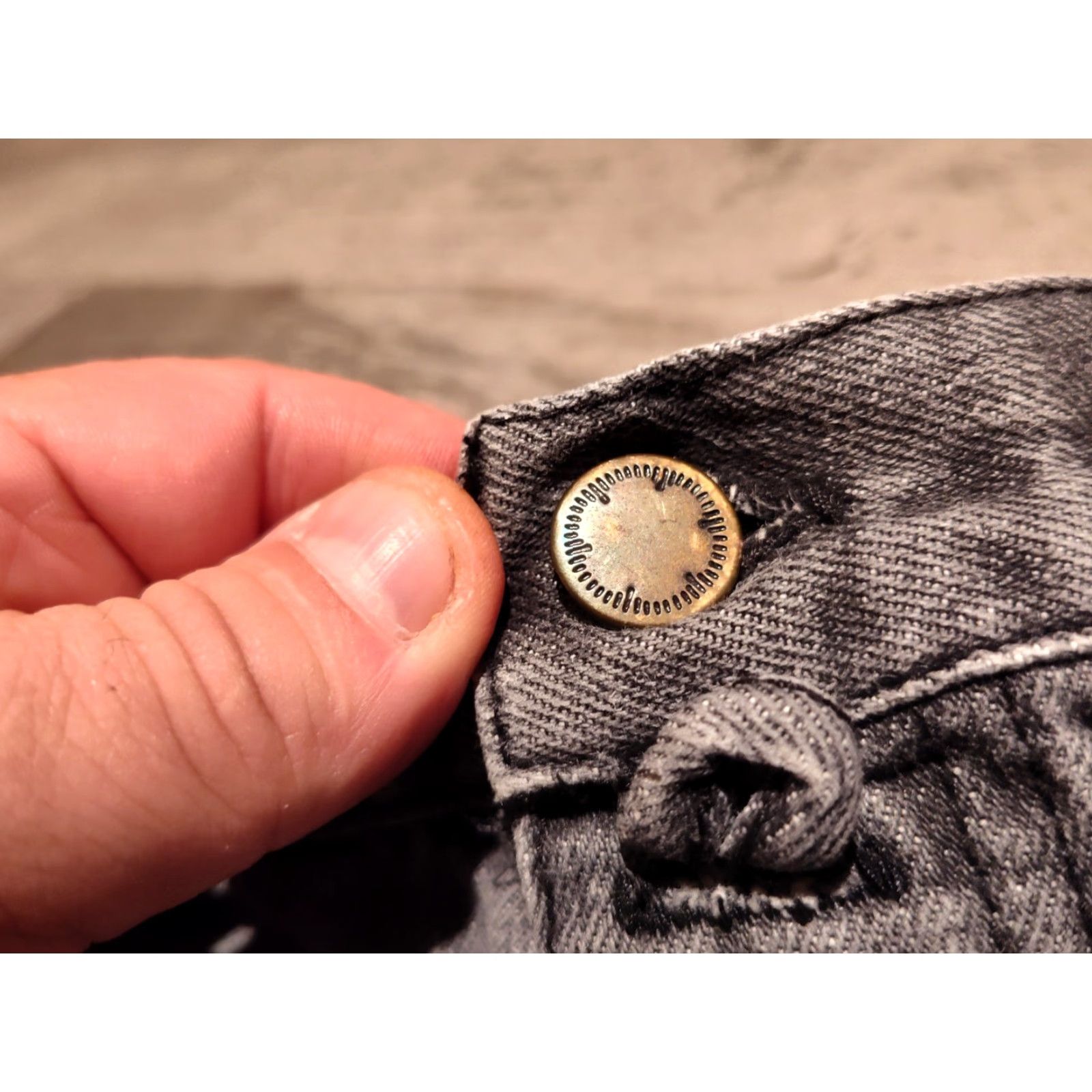 YOKE VINTAGE Grade A Jeans Men's Shorts Faded Black Denim Relaxed Fit 46 in 8-Inch Inseam Yoke 80s 90s Casual Workwear Size US 30 / EU 46 - 5 Thumbnail