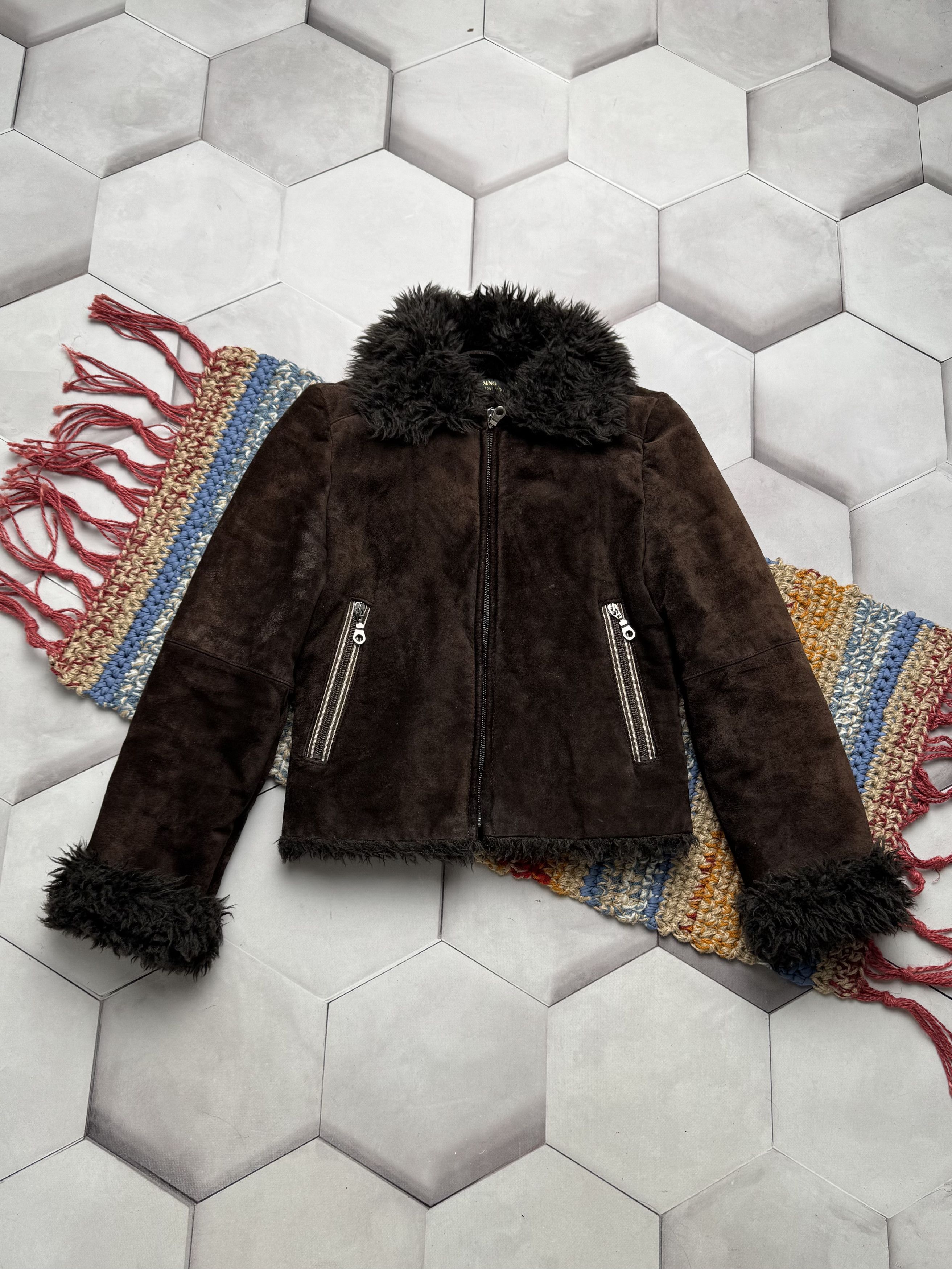 Japanese Brand Vintage Real Suede Cropped Jacket (E4) Size XS / US 0-2 / IT 36-38 - 1 Thumbnail