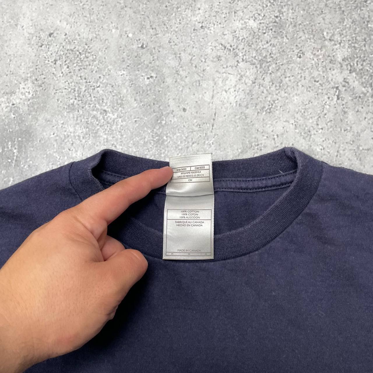 Vintage Vintage 2000s Nike Small Swoosh Logo Blank T Shirt Faded M Size US M / EU 48-50 / 2 - 4 Thumbnail