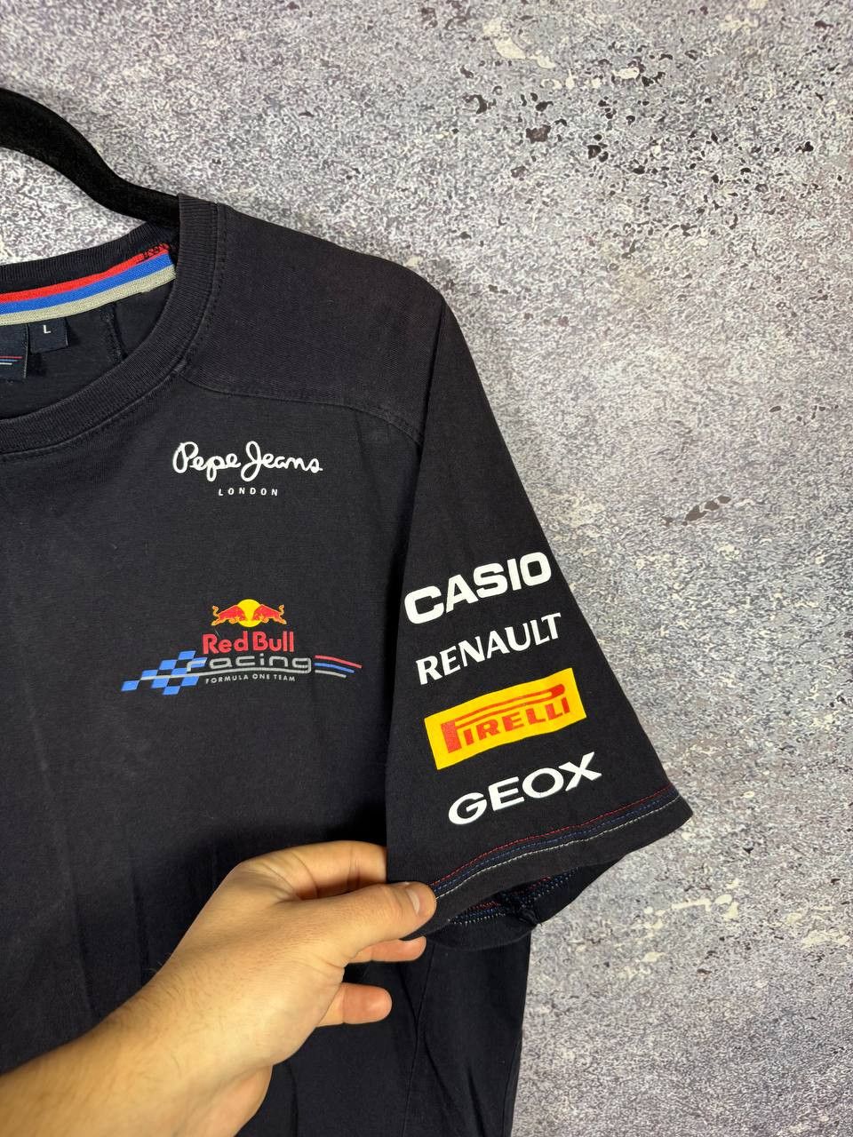 Formula 1 × Pepe Jeans × Red Bull Infiniti Geox Red Bull Formula 1 Team Pepe Jeans Racing L sz Size US L / EU 52-54 / 3 - 4 Thumbnail