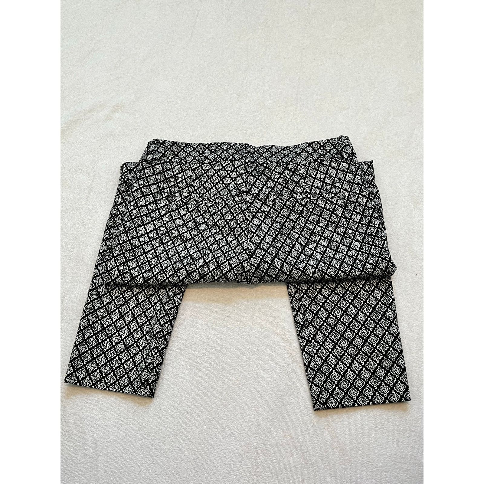 Old Navy Old Navy Pixie High Rise Straight Leg Pants Size 4 Size 27" / US 4 / IT 40 - 10 Thumbnail