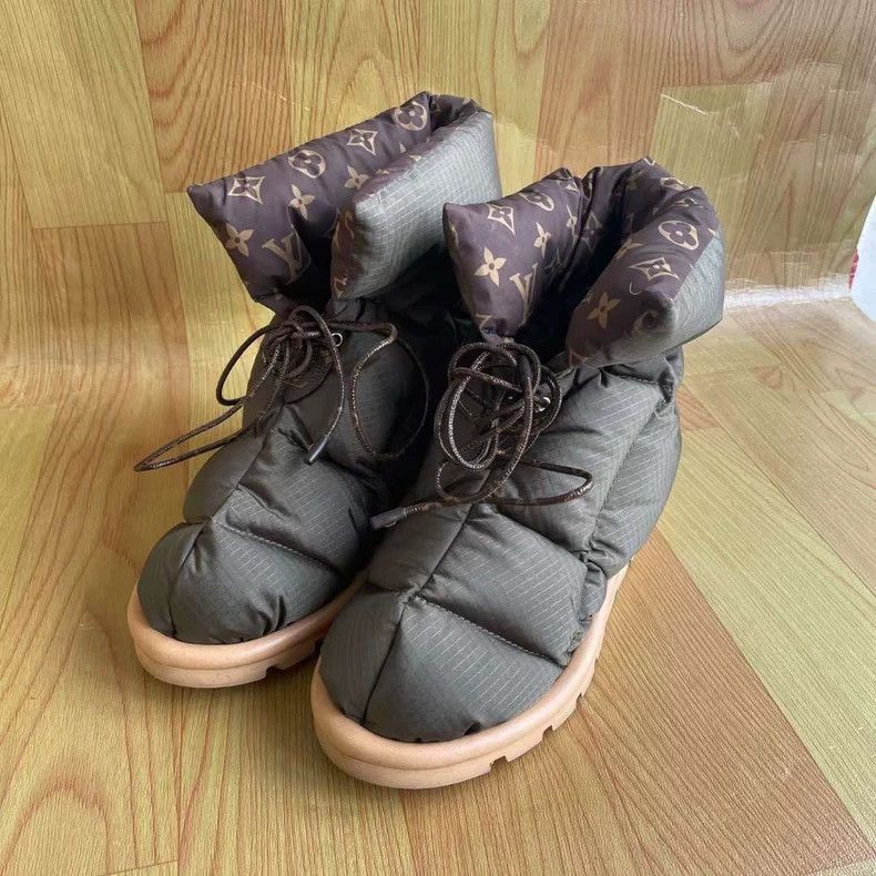 Louis Vuitton Louis Vuitton Full print granny cotton shoes snow boots Size US 5 / EU 37 - 1 Thumbnail