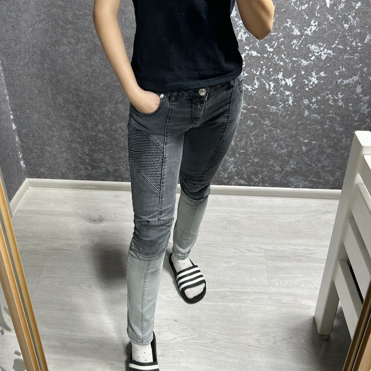 image of Balmain x Pierre Balmain Jeans Pants Womens in Grey (Size 27)