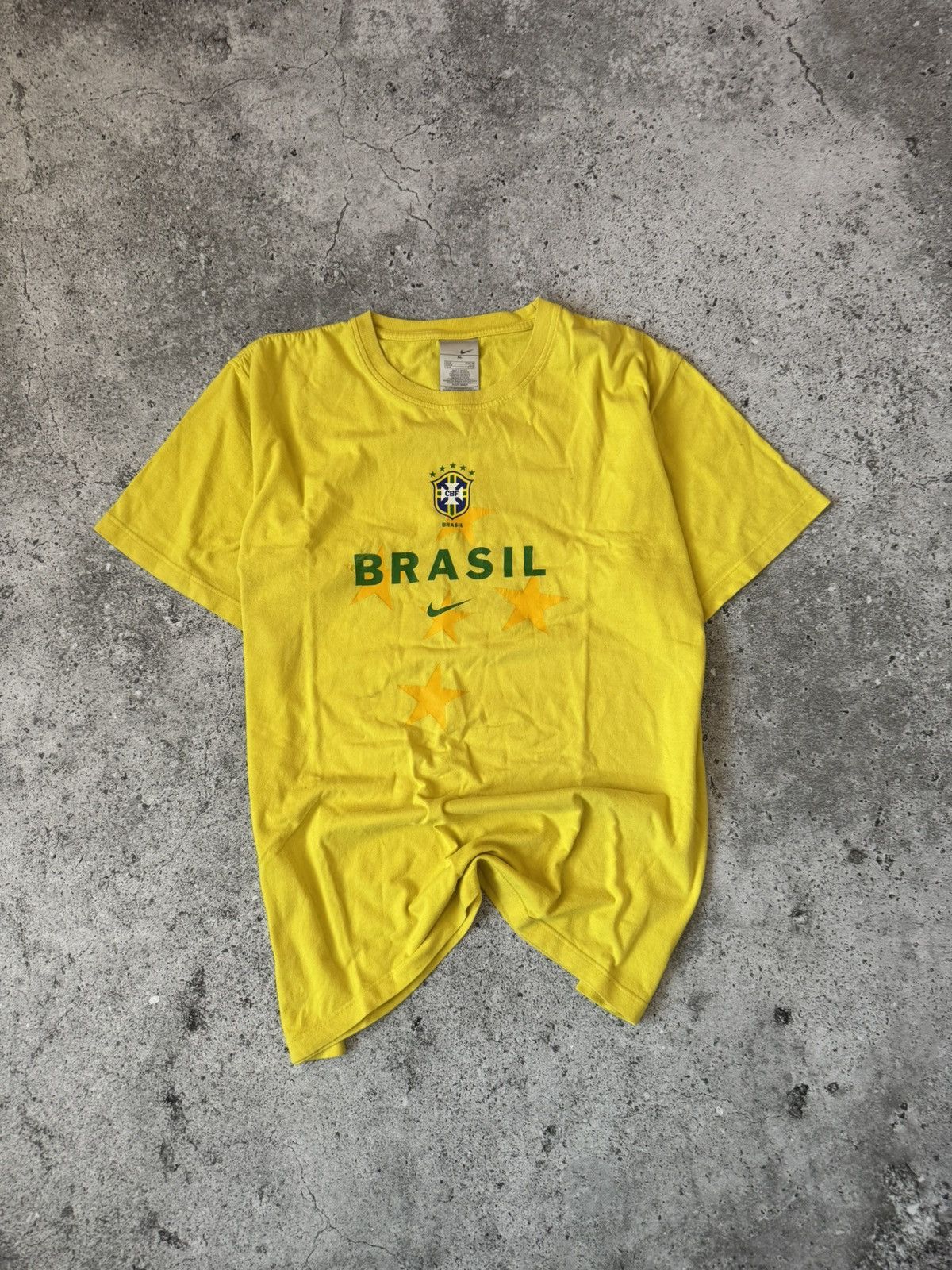 Nike Nike Brazil T-shirt Jersey Soccer Size US XL / EU 56 / 4 - 1 Thumbnail