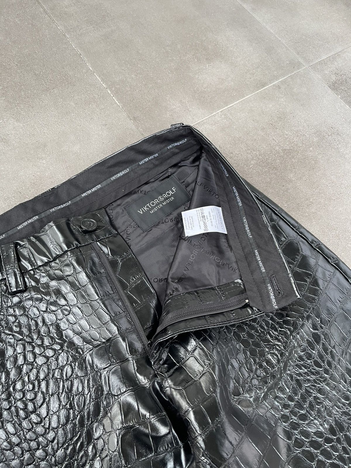Viktor & Rolf !DS! SS23 Viktor & Rolf Crocodile Faux Leather Black Pants Size US 32 / EU 48 - 21 Thumbnail