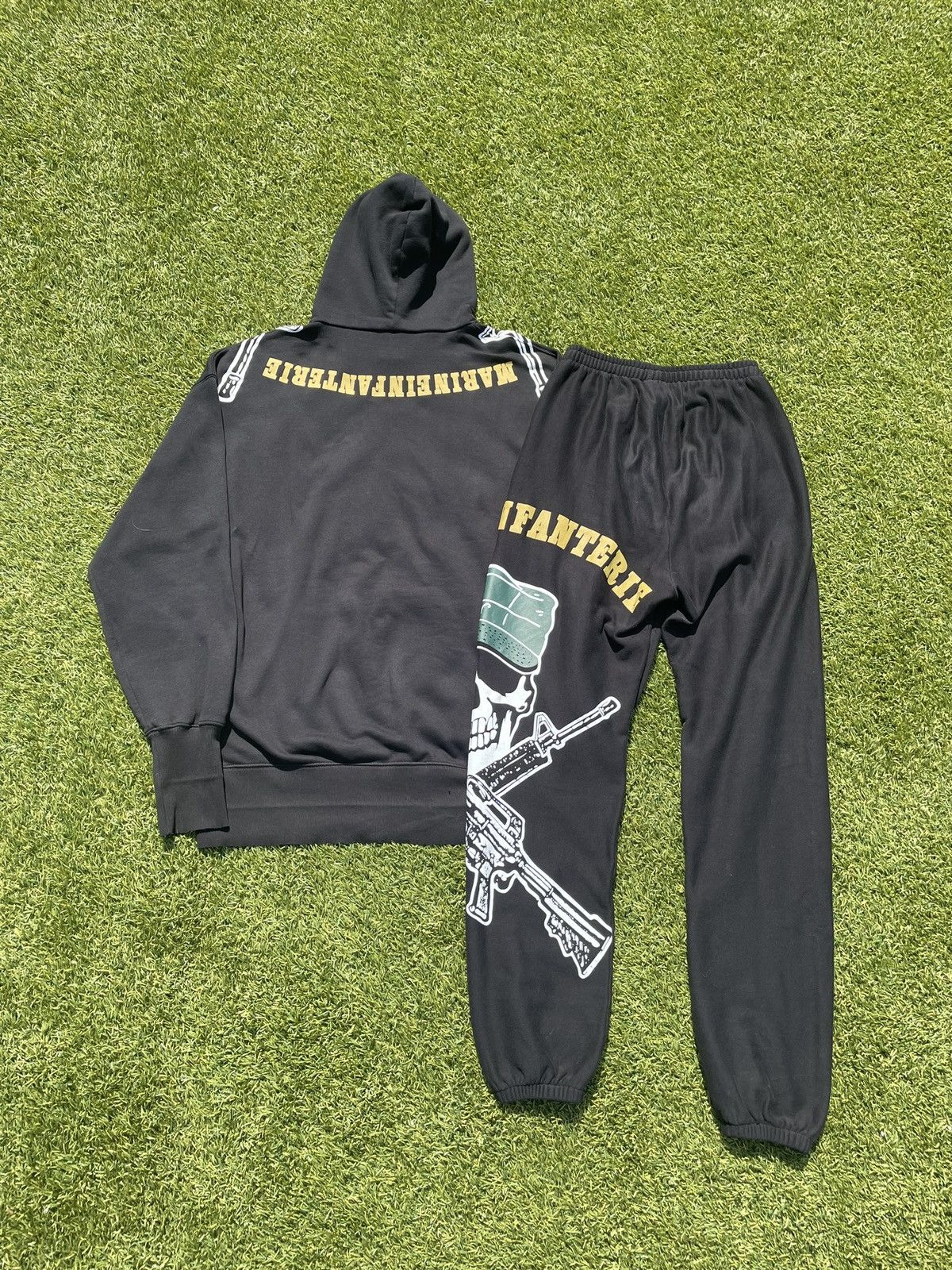 Vetements SS19 Vetements Marine Infantries Assault Rifle Set Size US M / EU 48-50 / 2 - 9 Thumbnail