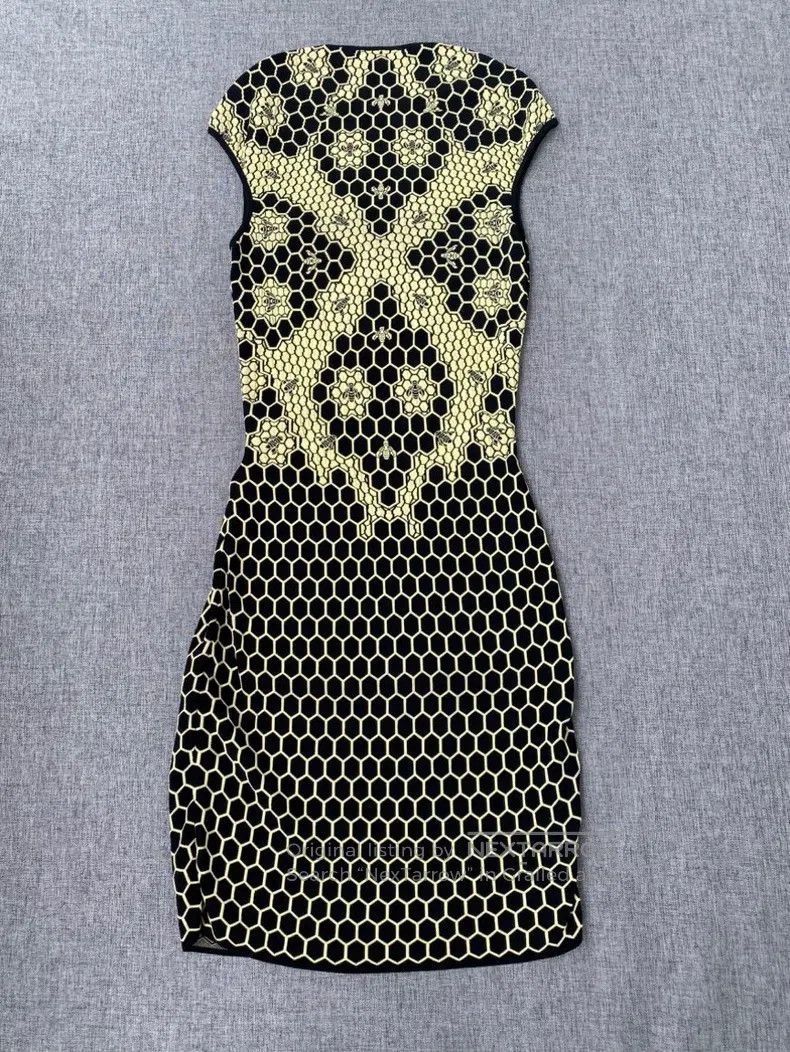 Alexander McQueen Alexander Mcqueen Knitted dress Size XS / US 0-2 / IT 36-38 - 2 Thumbnail