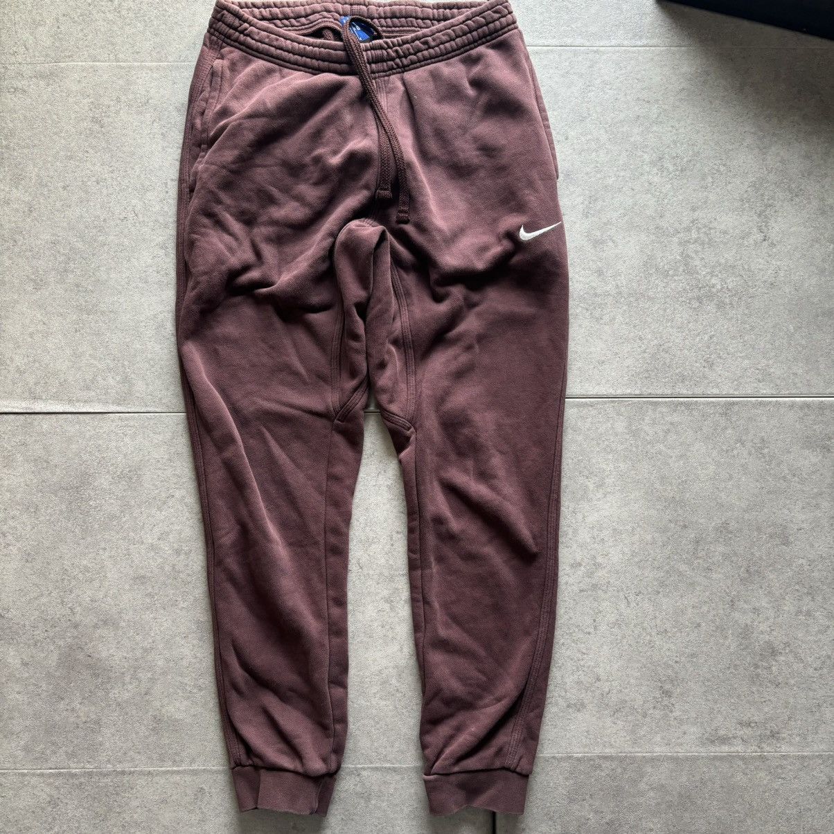 Nike Nike maroon sweatpants joggers Size US 30 / EU 46 - 1 Thumbnail