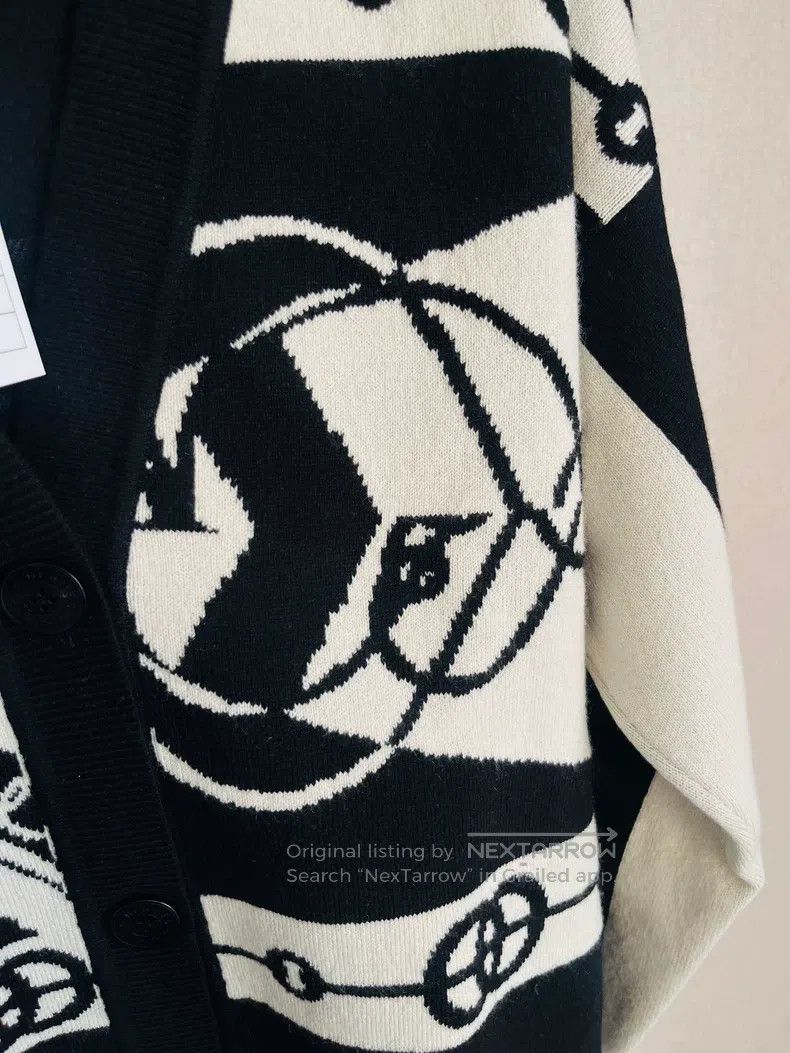 Hermes Hermes Black Floral Cashmere Knit Jacket Size XS / US 0-2 / IT 36-38 - 2 Thumbnail