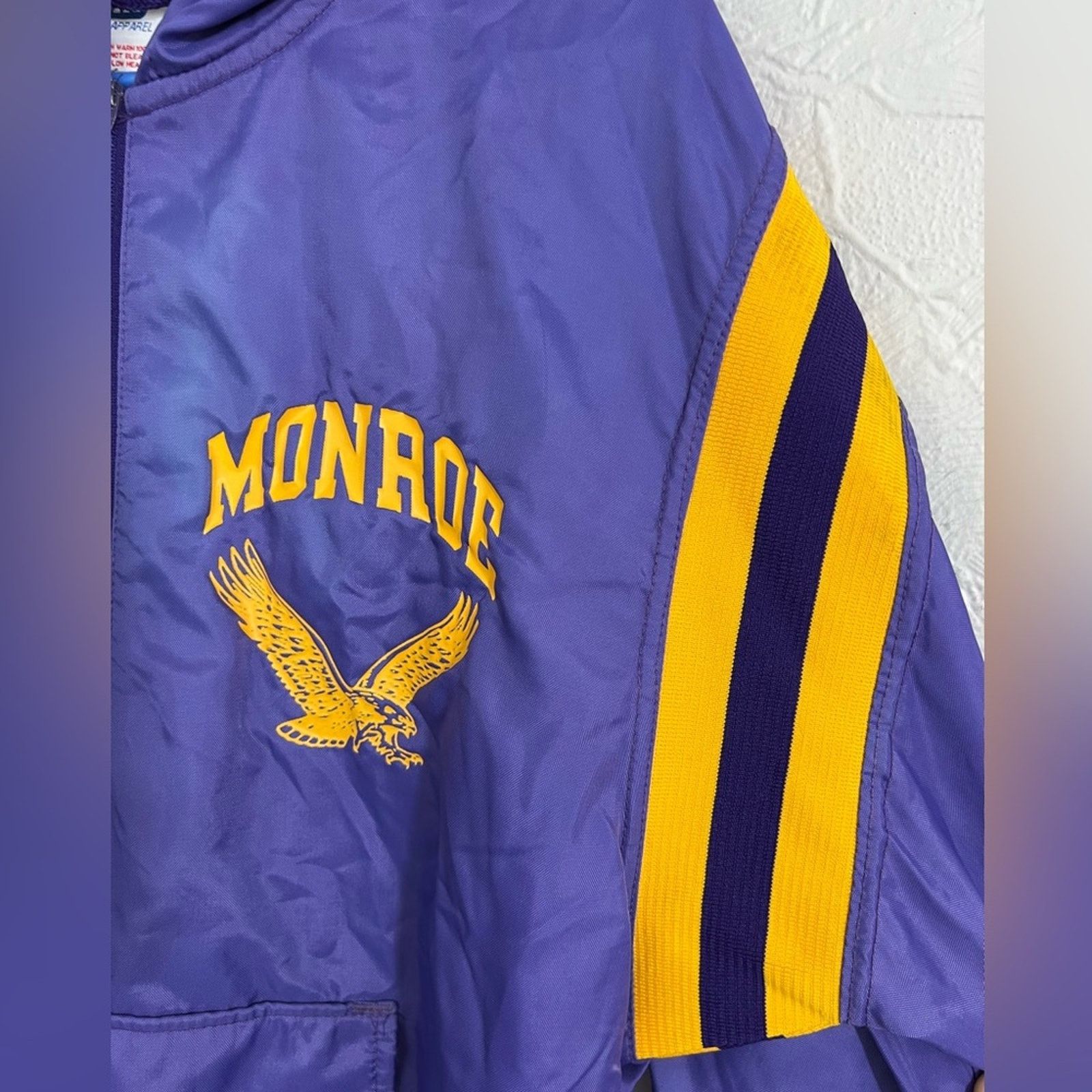 Vintage Vintage Betlin Monroe Eagles Zip Jacket 80s LAKERS PRO LINE Size US XL / EU 56 / 4 - 4 Thumbnail