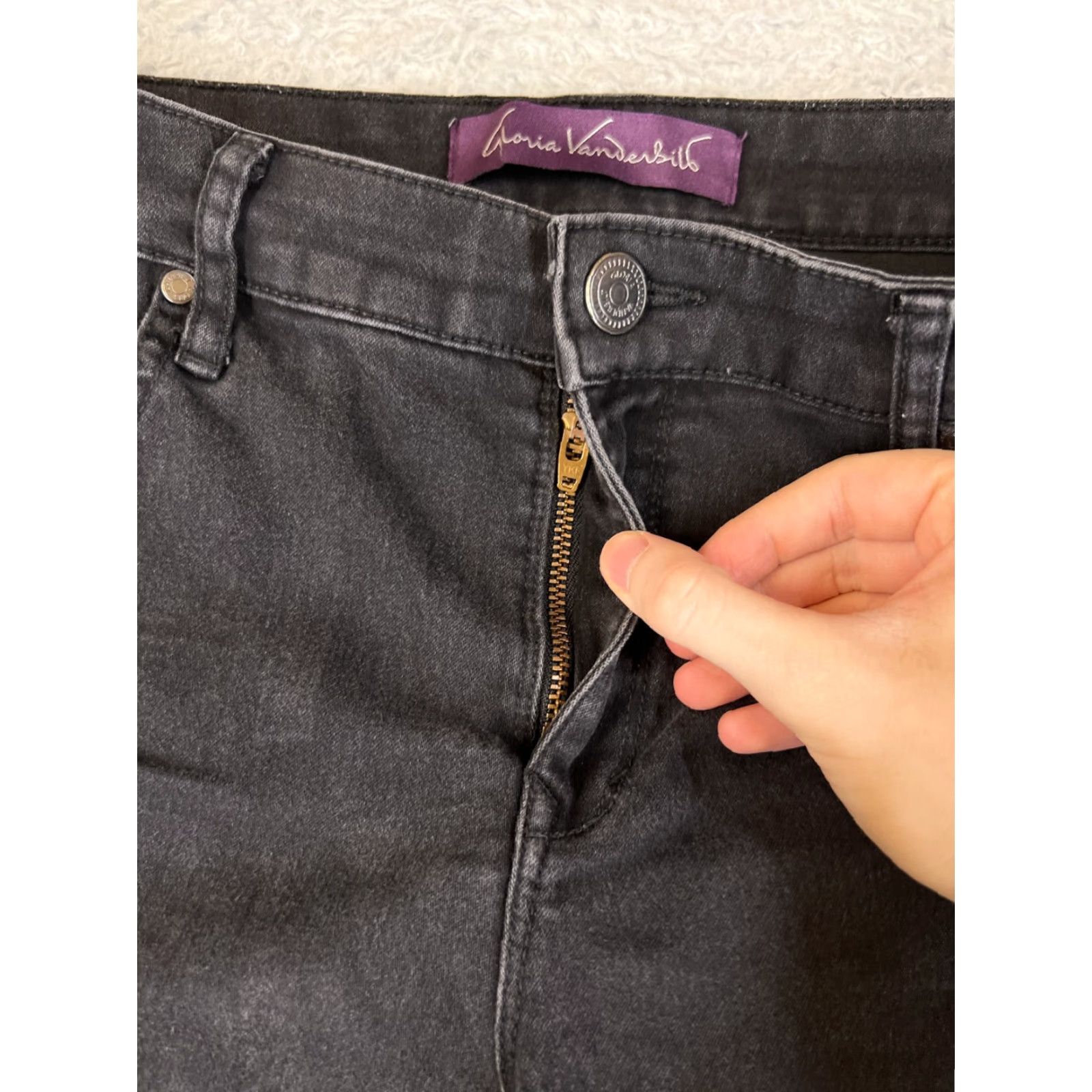 Gloria Vanderbilt Gloria Vanderbilt Jeans Adult 6 Black Straight Denim Zip Fly Womens Size 28" / US 6 / IT 42 - 7 Thumbnail