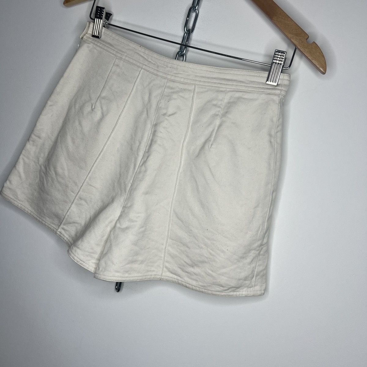 Hermes Hermes Bermuda Shorts Pants Classic Luxury Offwhite Color Size 28" / US 6 / IT 42 - 6 Thumbnail